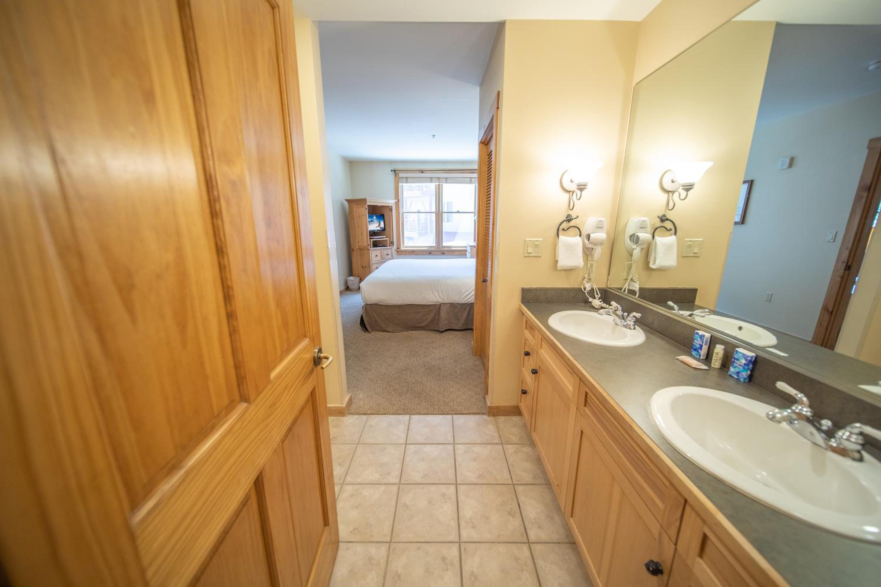 Buffalo Lodge 8327 by SummitCove Lodging