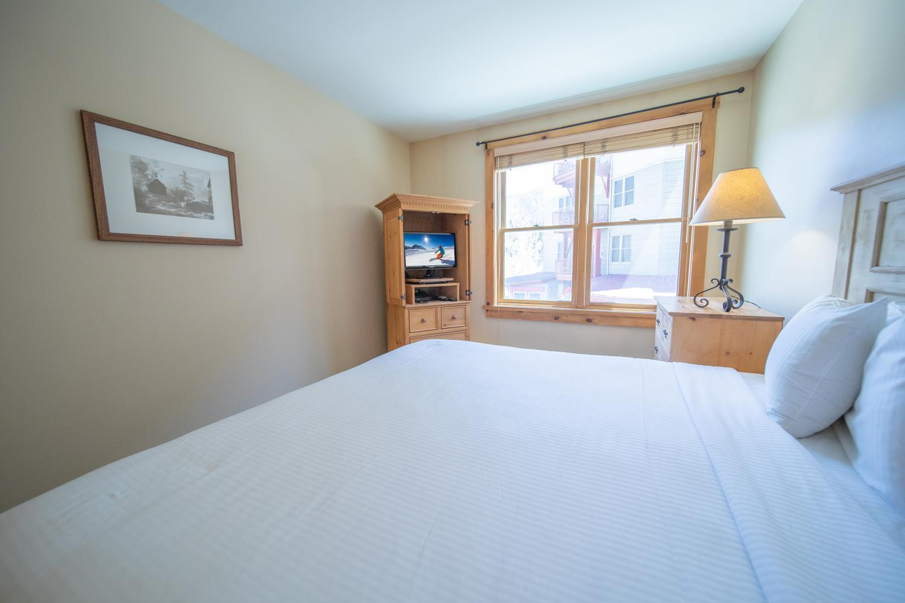 Buffalo Lodge 8327 by SummitCove Lodging