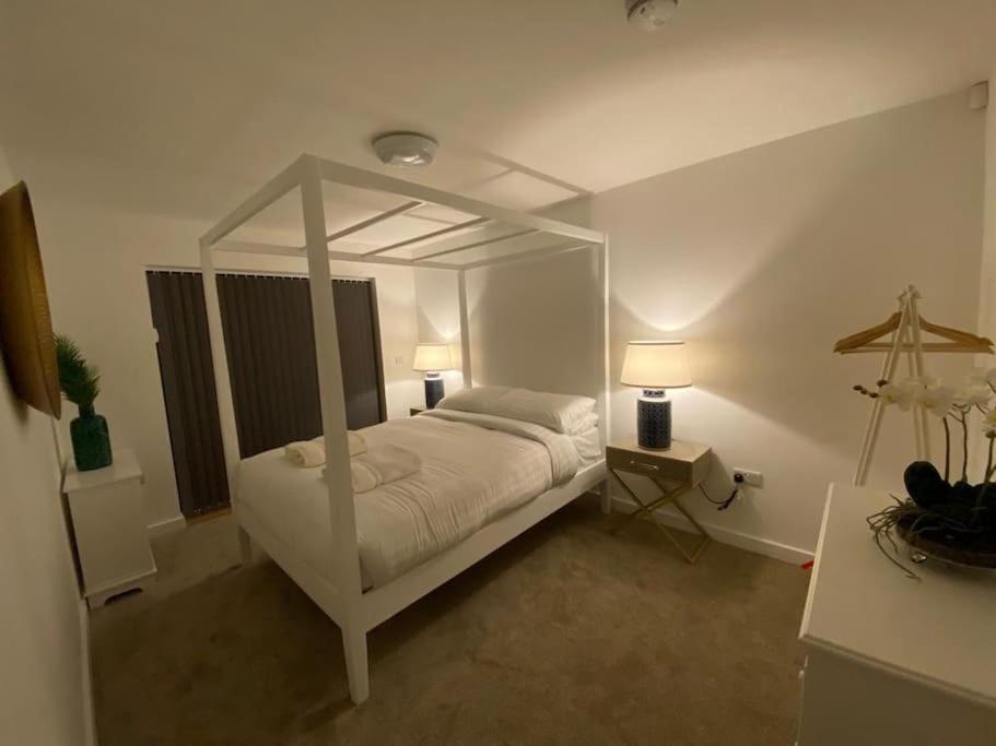 Ranmoor Serviced Apartments at Wilkinson Lane - The Sandford Suite view 5