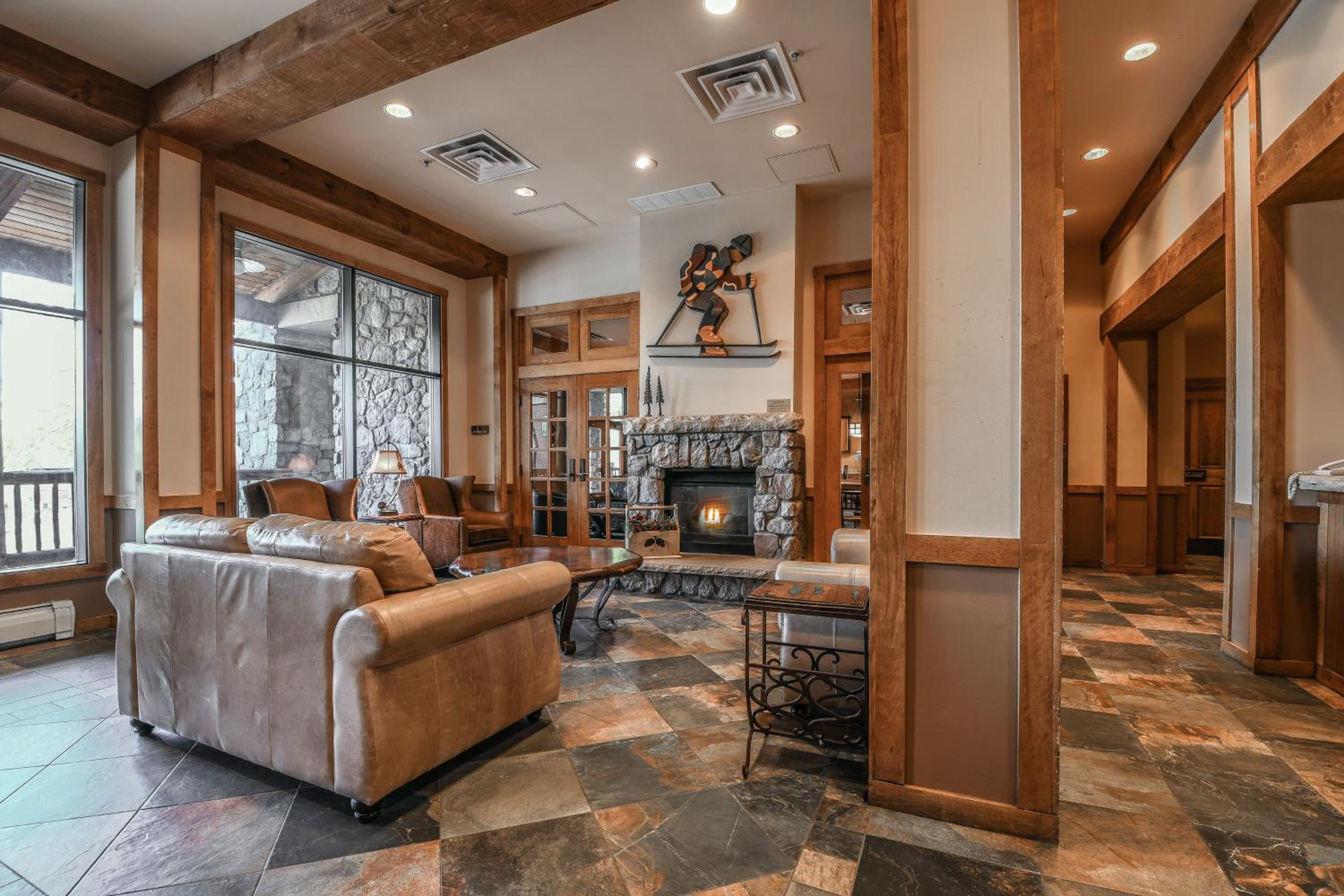 Buffalo Lodge 8361 by SummitCove Lodging view 4
