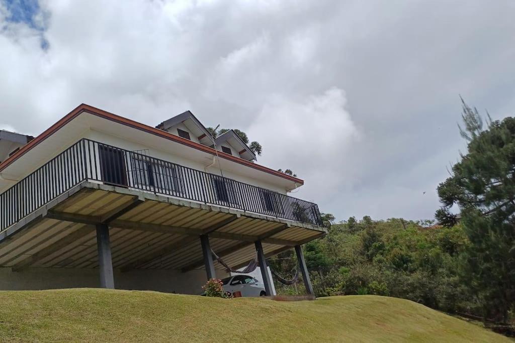 Linda Casa em Campos do Jordão