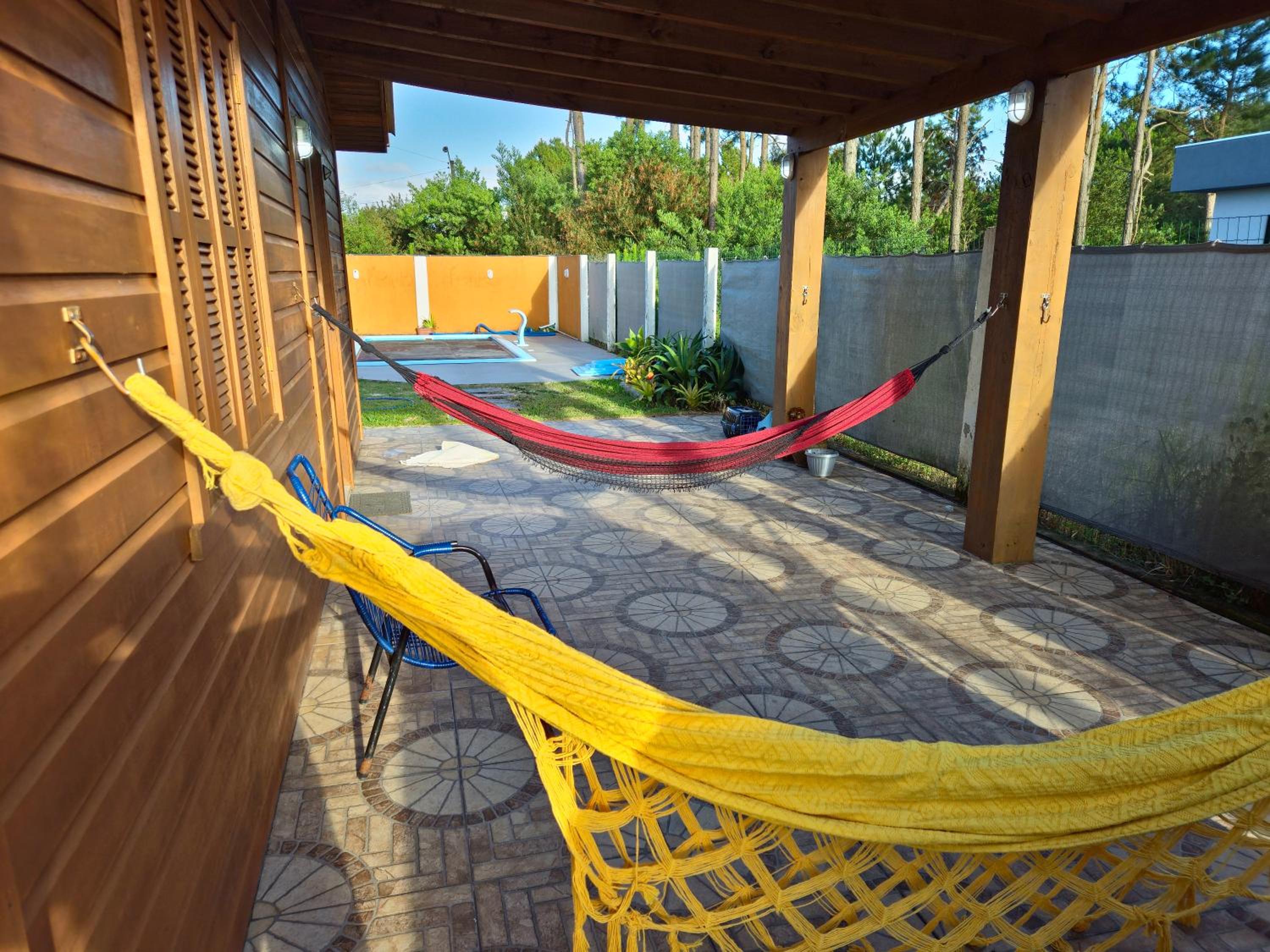 Casa com Piscina, Quiosque, Próximo ao Mar