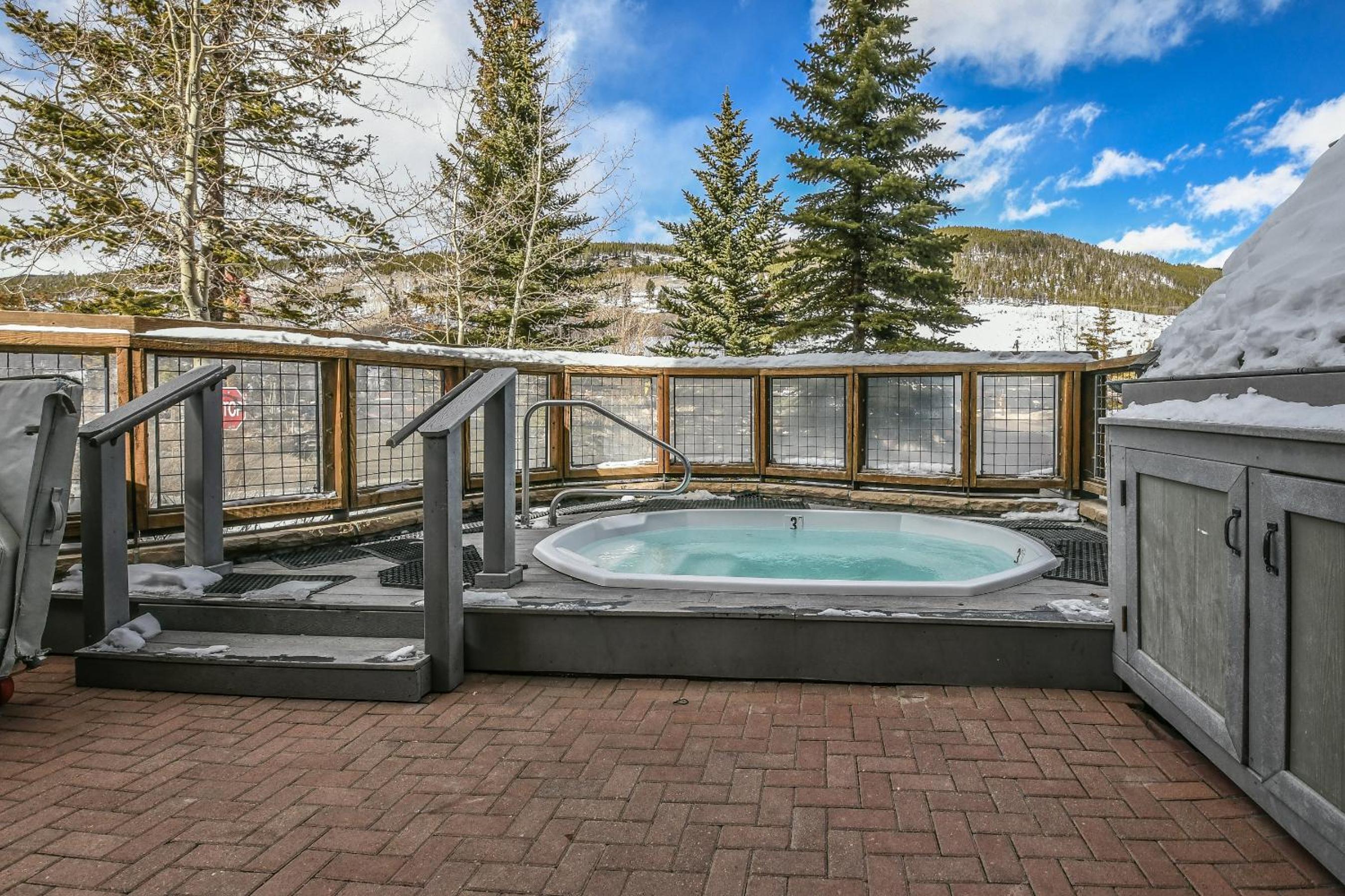 Buffalo Lodge 8412 by SummitCove Lodging