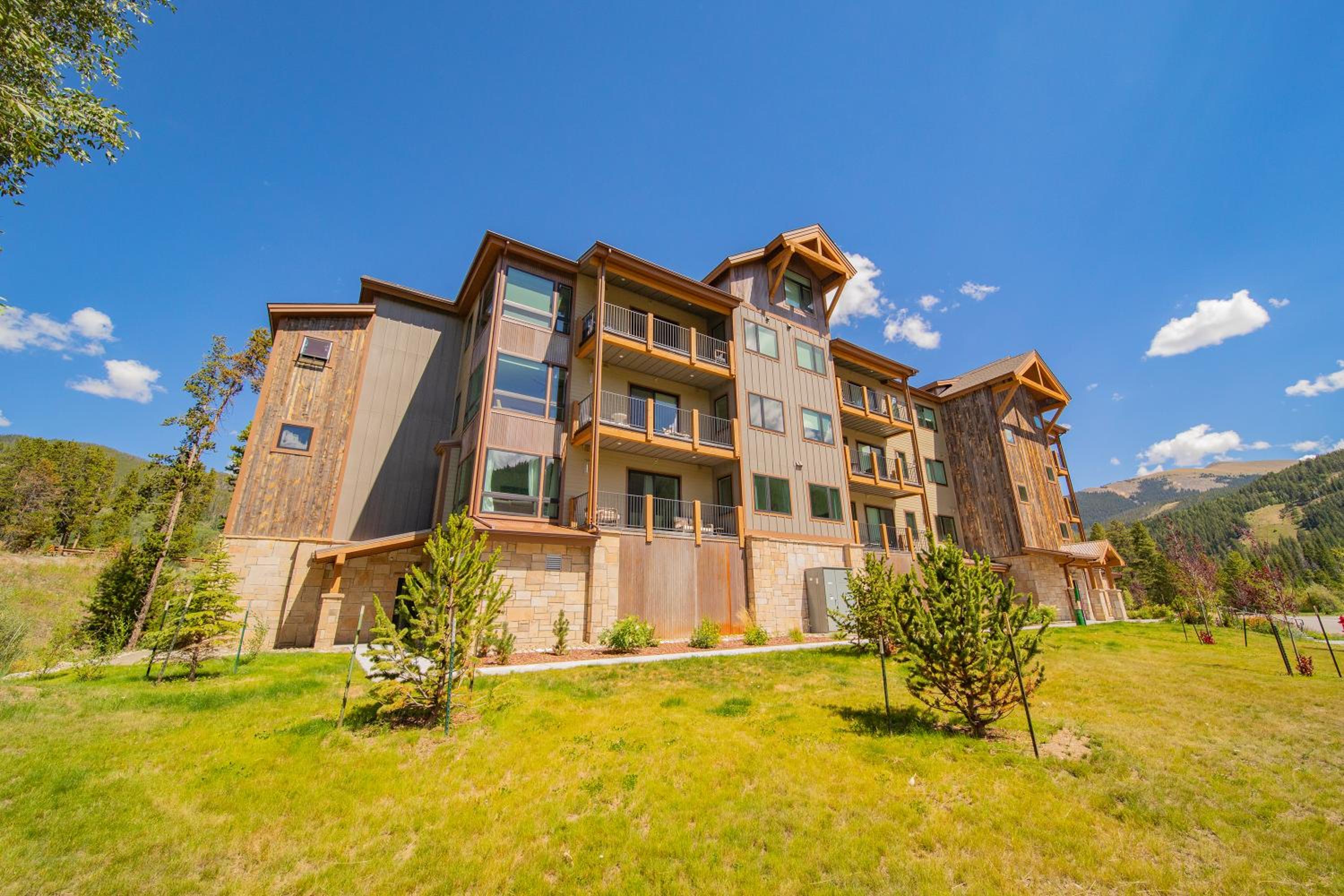 Clearwater Lofts Bldg 3 103 by SummitCove Lodging view 3