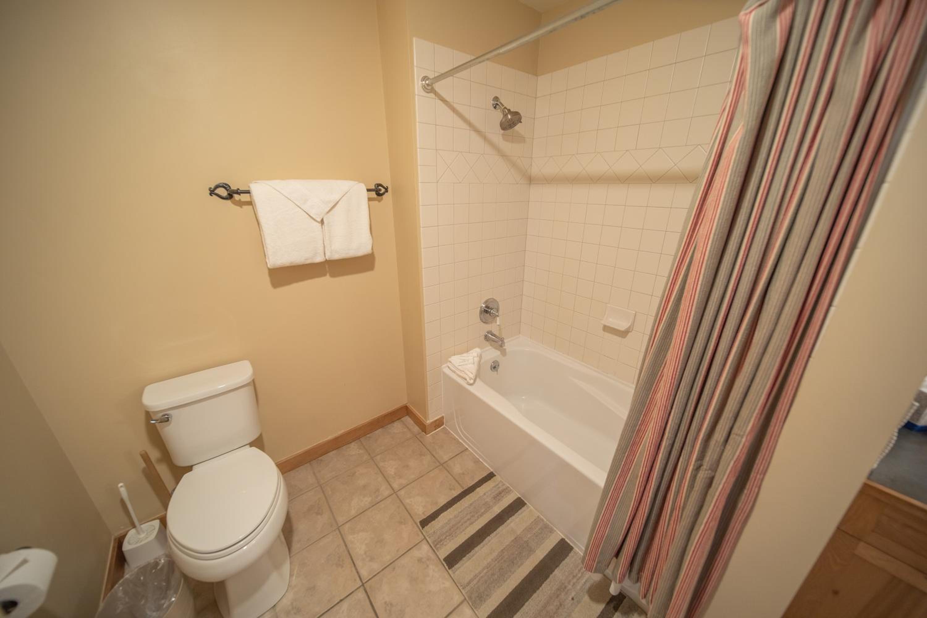Buffalo Lodge 8419 by SummitCove Lodging