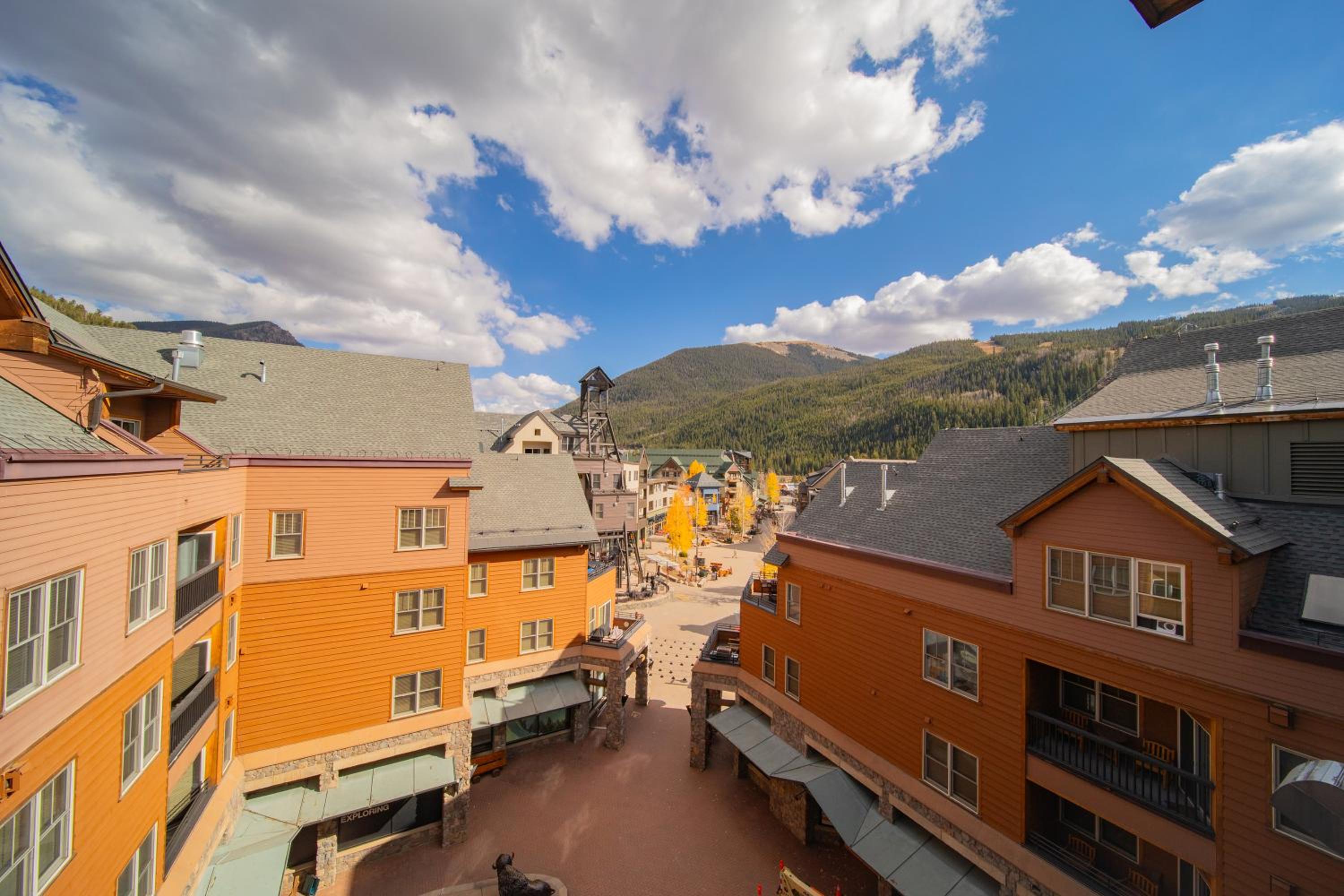 Buffalo Lodge 8419 by SummitCove Lodging
