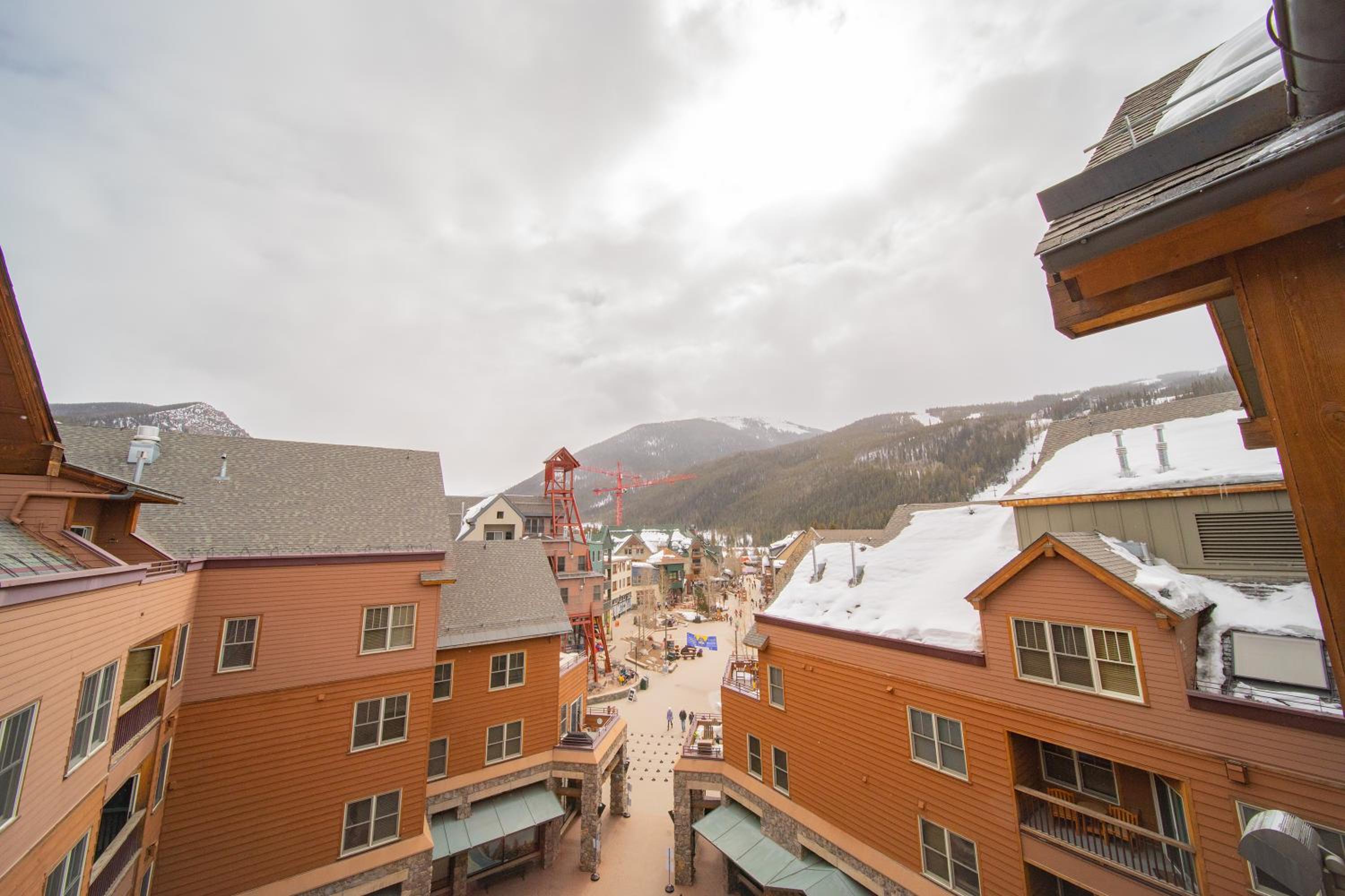 Buffalo Lodge 8419 by SummitCove Lodging