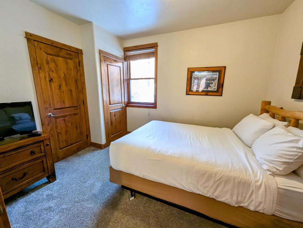Antlers Gulch 501 by SummitCove Lodging view 5