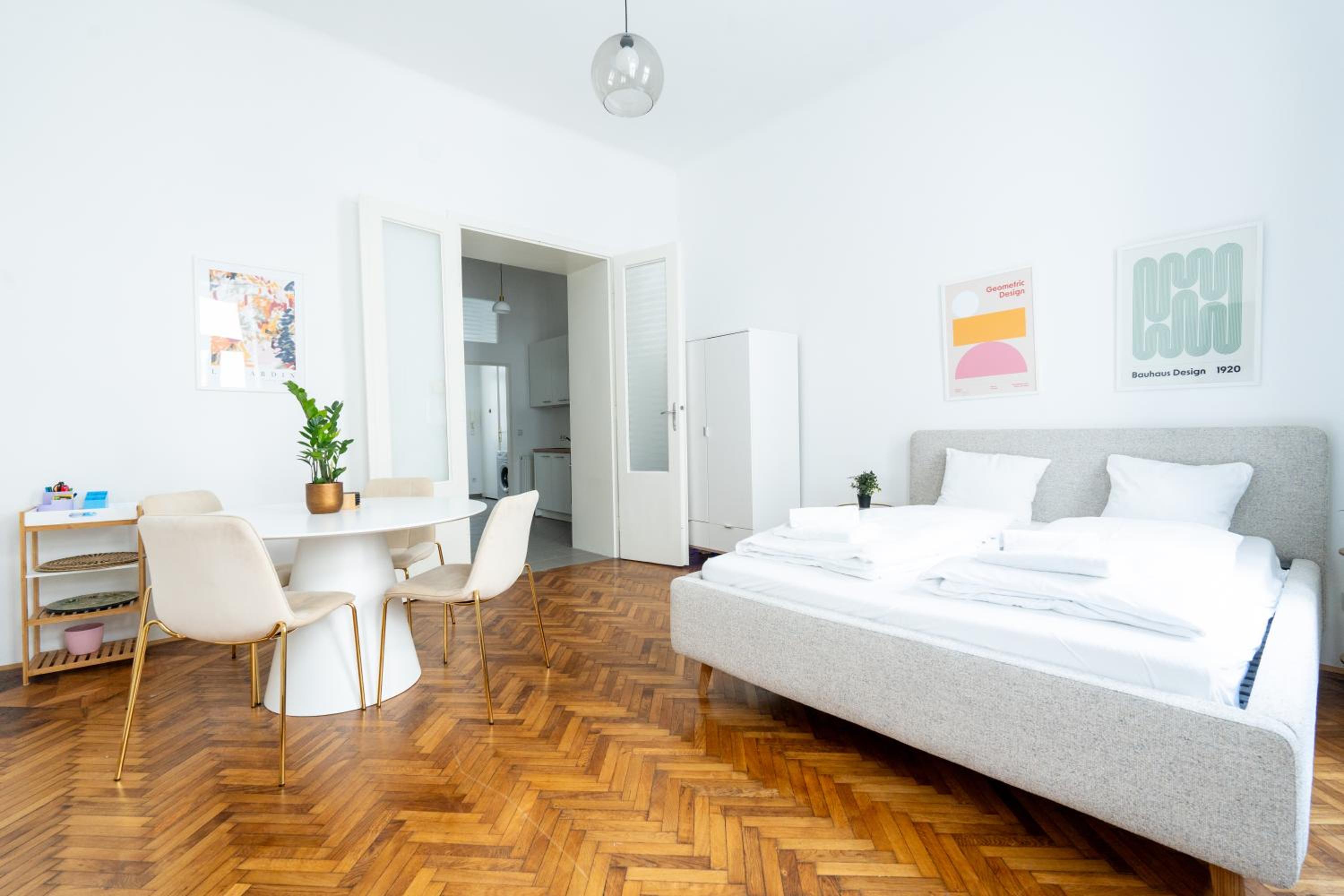 Franz-Josef City Apartment is Calling - by 4ty3 Apartments