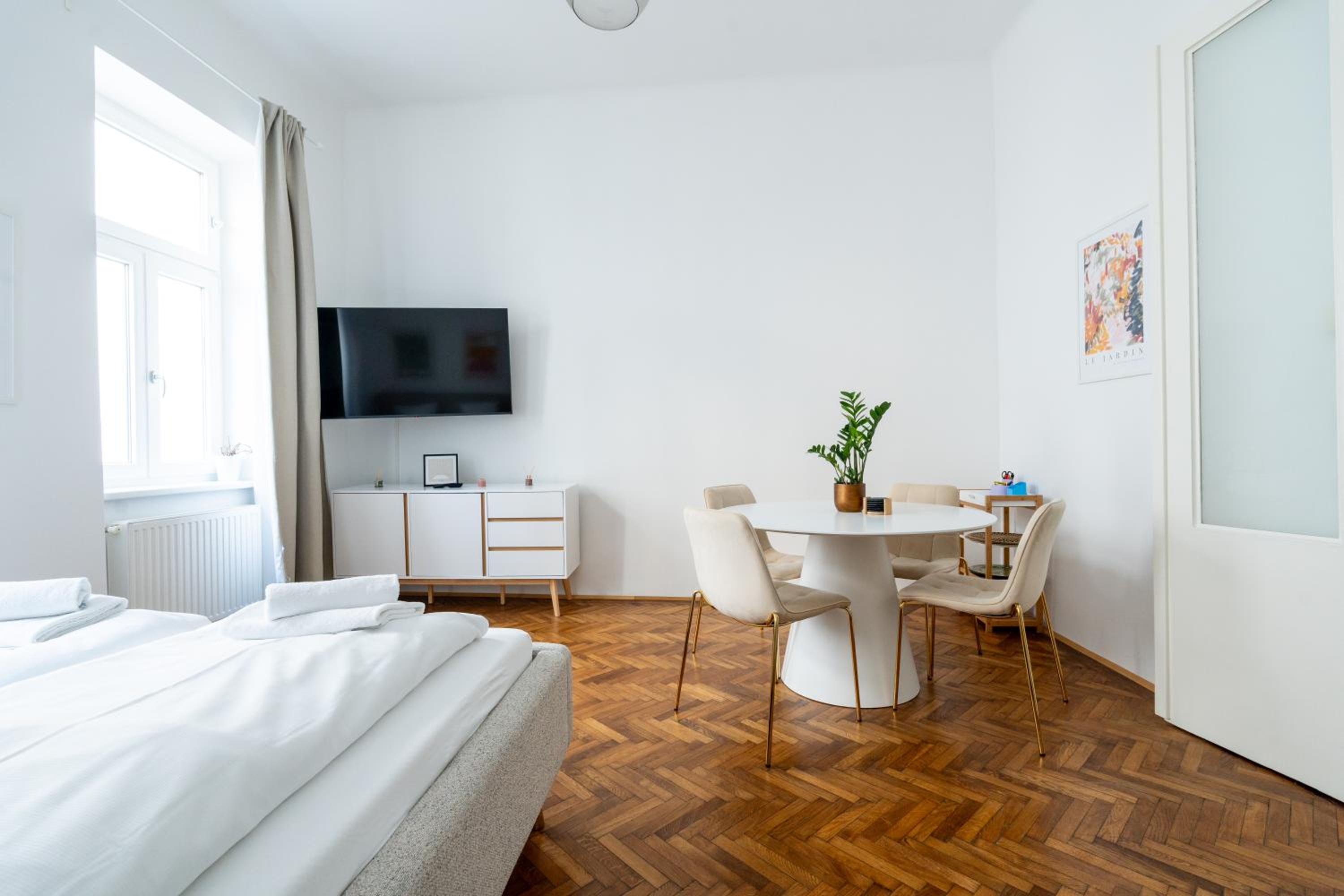 Franz-Josef City Apartment is Calling - by 4ty3 Apartments