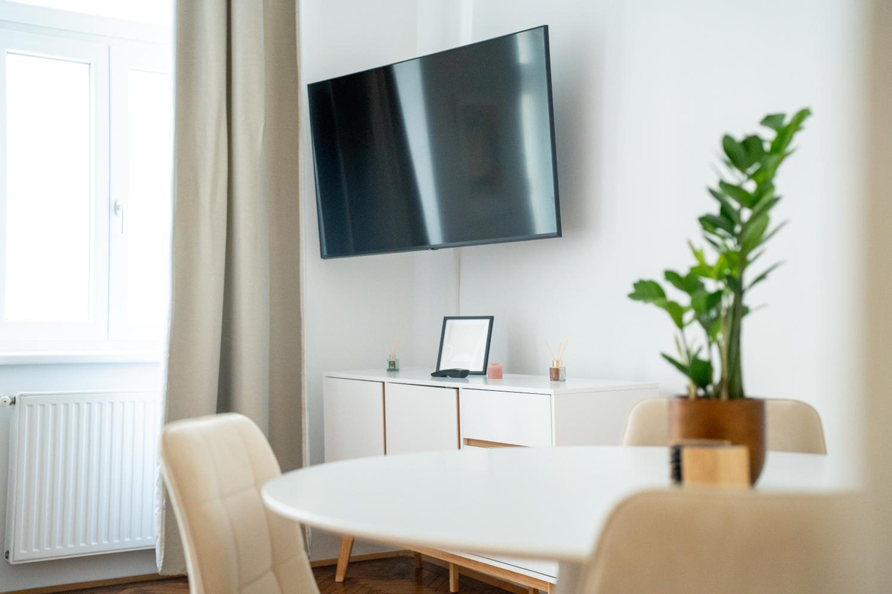 Franz-Josef City Apartment is Calling - by 4ty3 Apartments