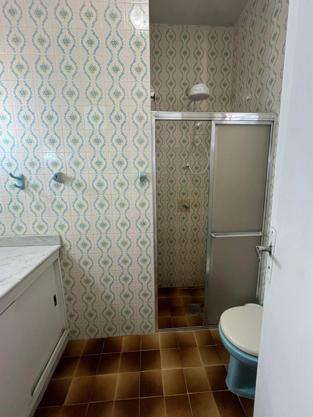 CASA EM FRENTE A LAGOA DE ARARUAMA - no CENTRO - 3 QUARTOS E 3 BANHEIROS