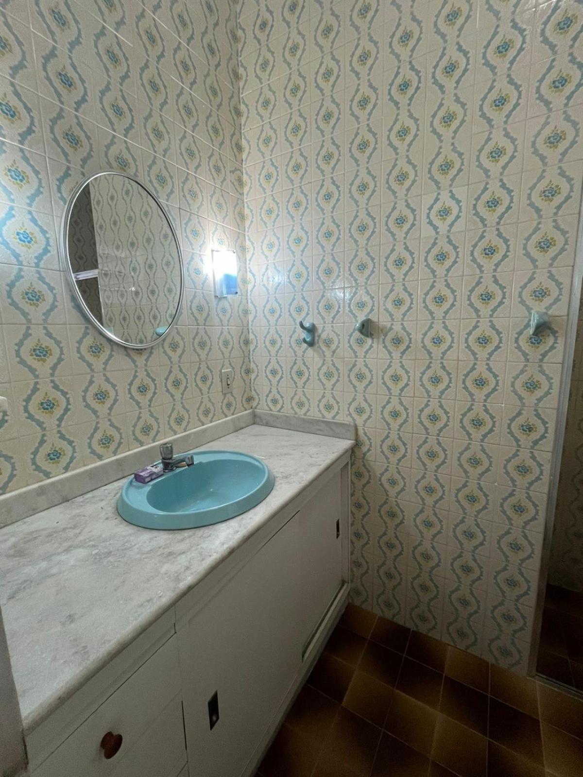 CASA EM FRENTE A LAGOA DE ARARUAMA - no CENTRO - 3 QUARTOS E 3 BANHEIROS
