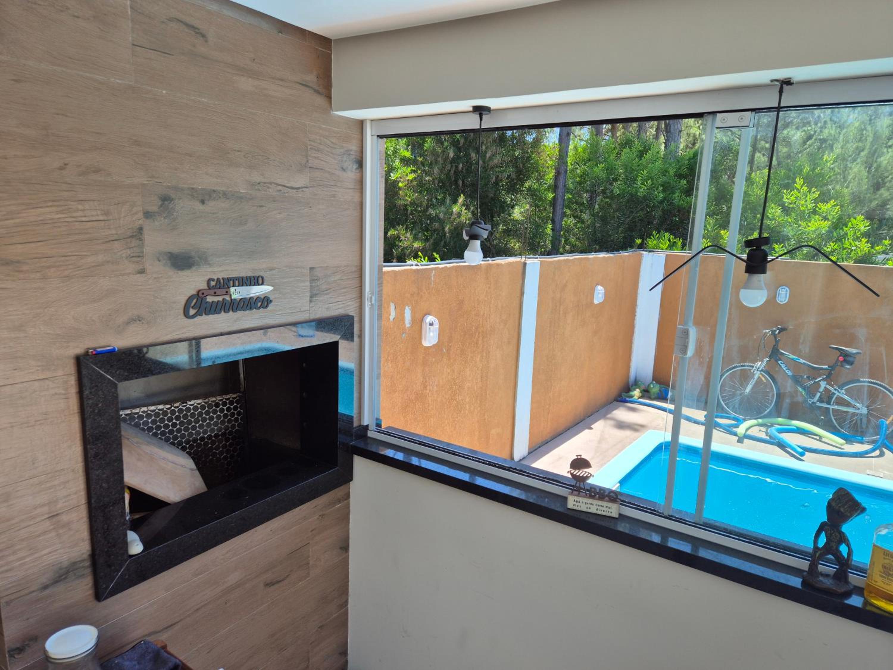 Casa com Piscina, Quiosque, Próximo ao Mar