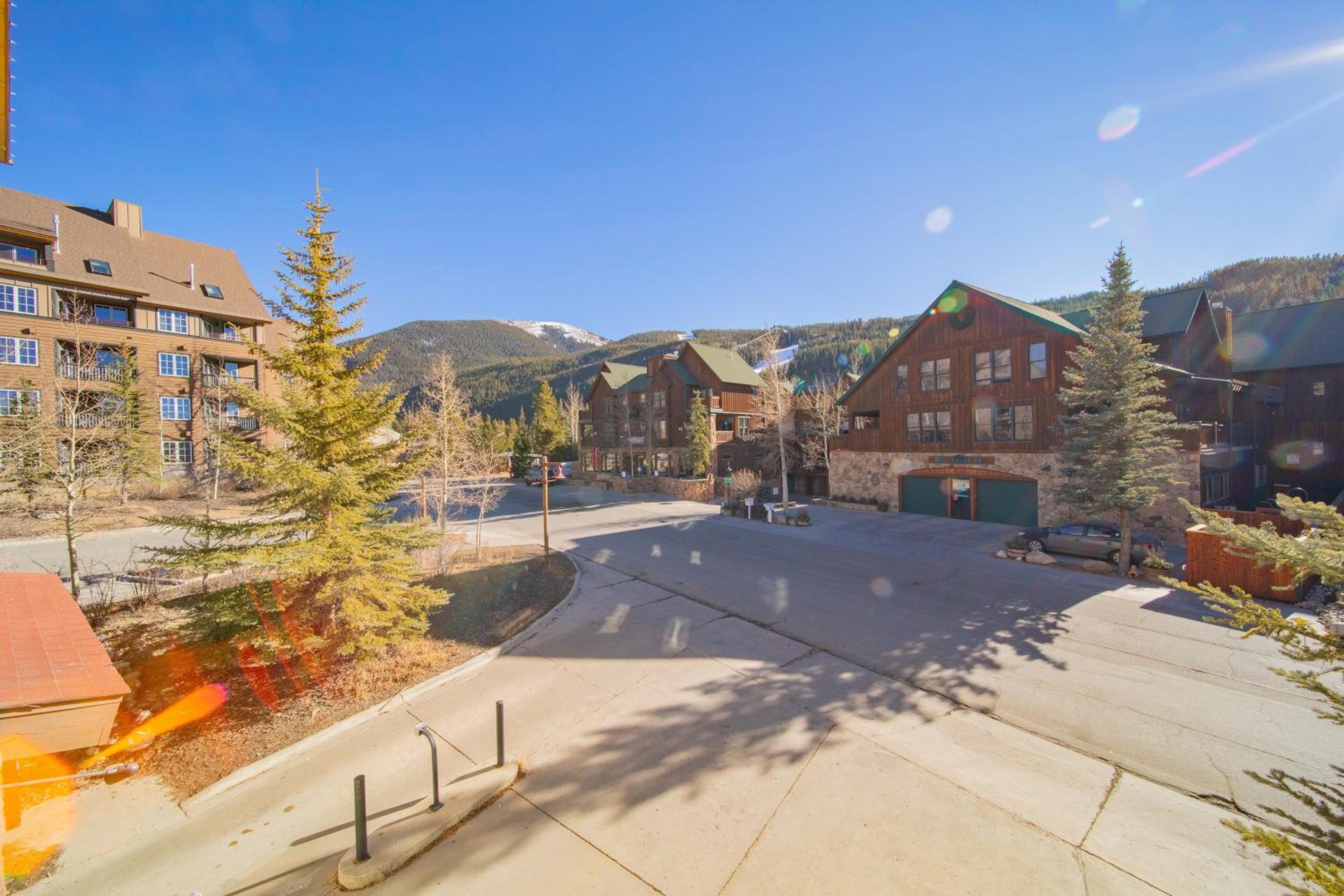 Expedition Station 8561 by SummitCove Lodging