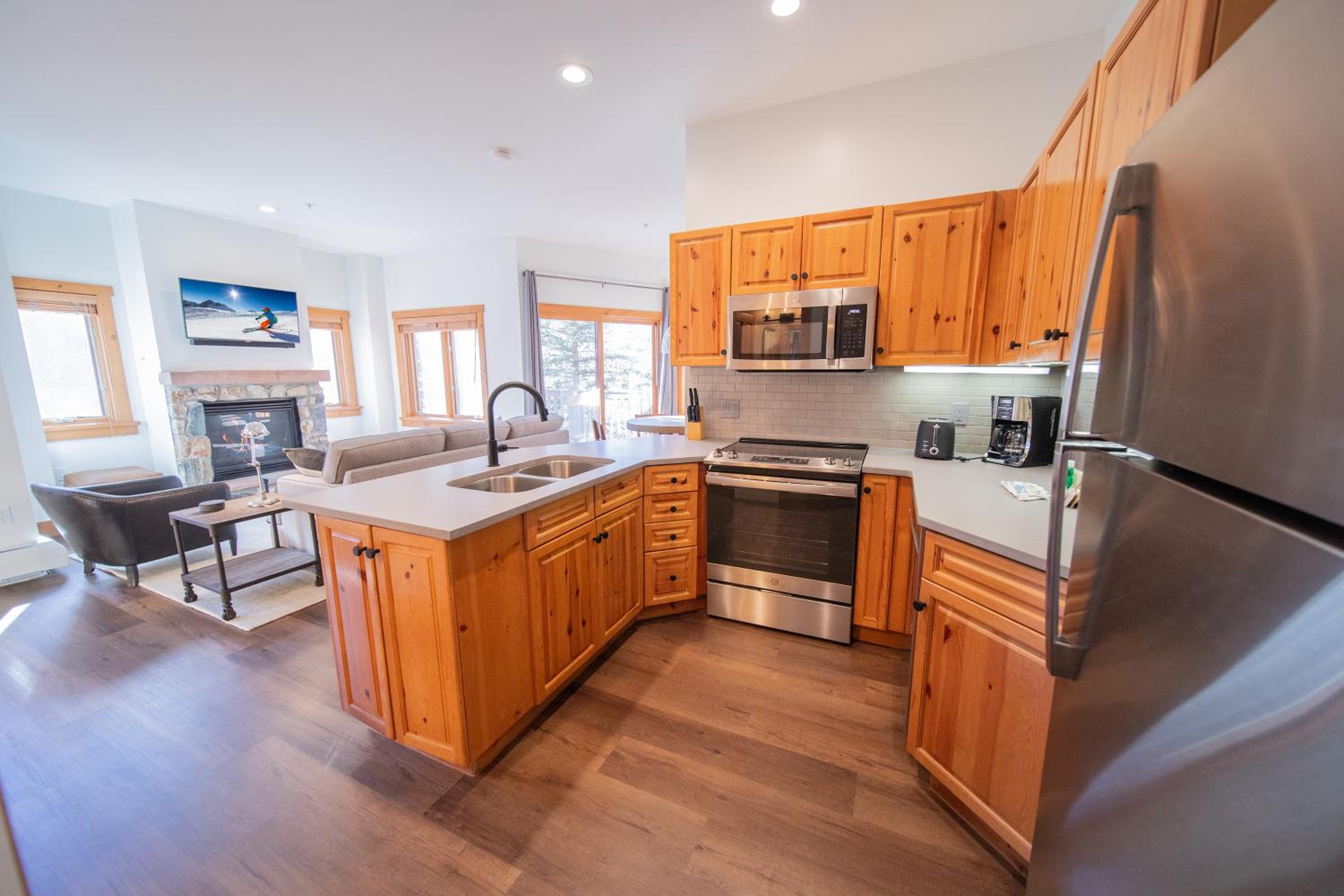 Expedition Station 8561 by SummitCove Lodging