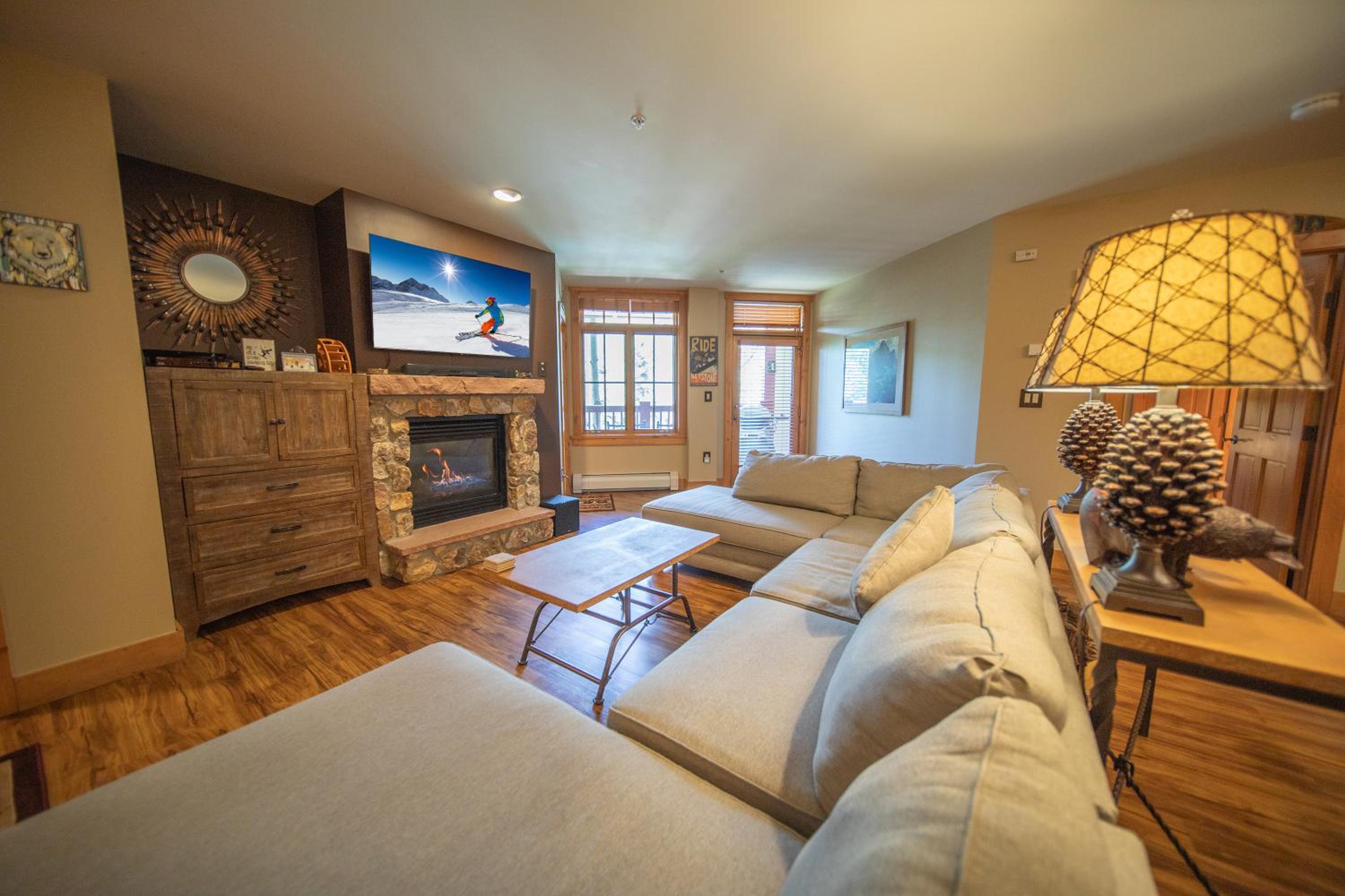 Expedition Station 8590 by SummitCove Lodging