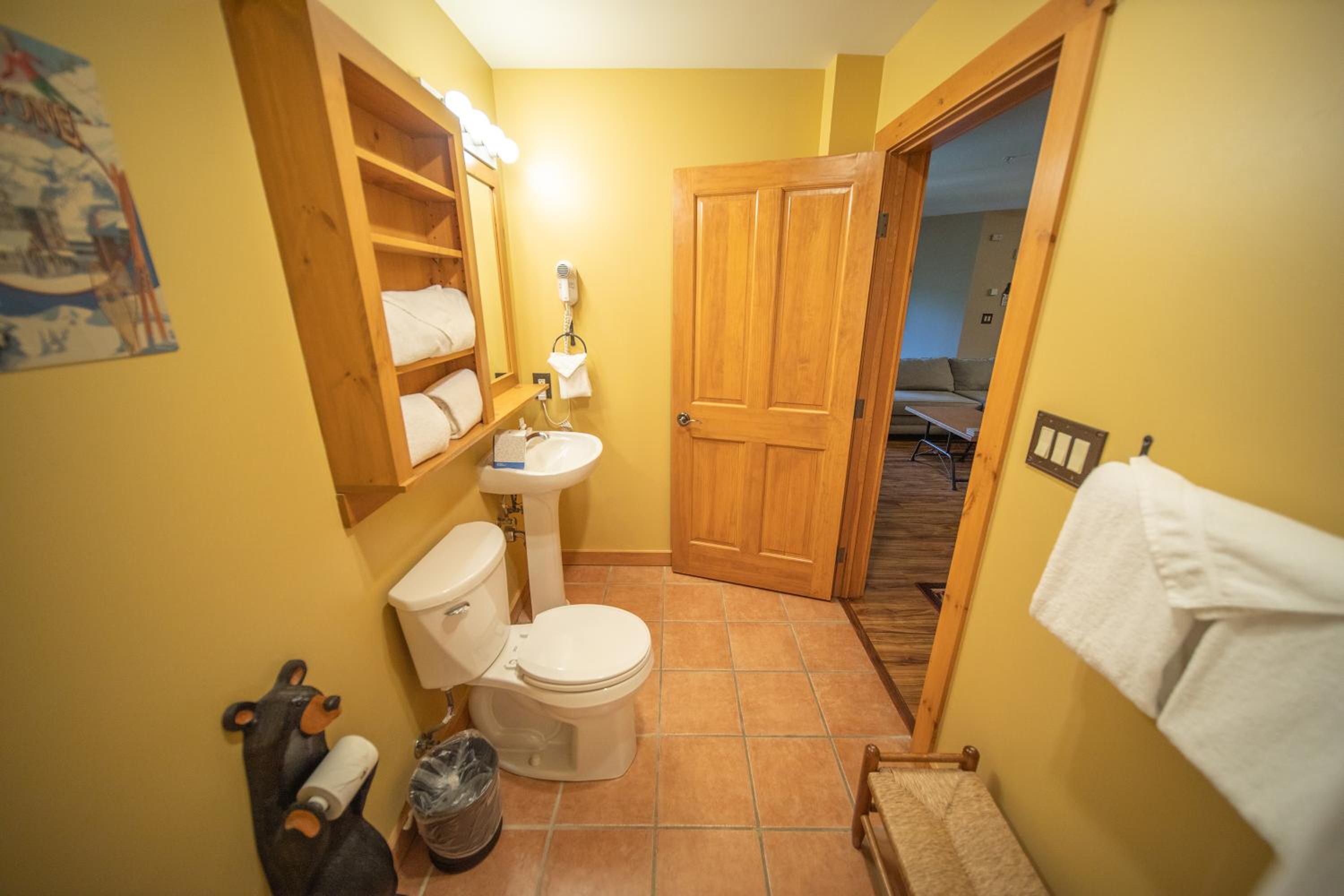 Expedition Station 8590 by SummitCove Lodging