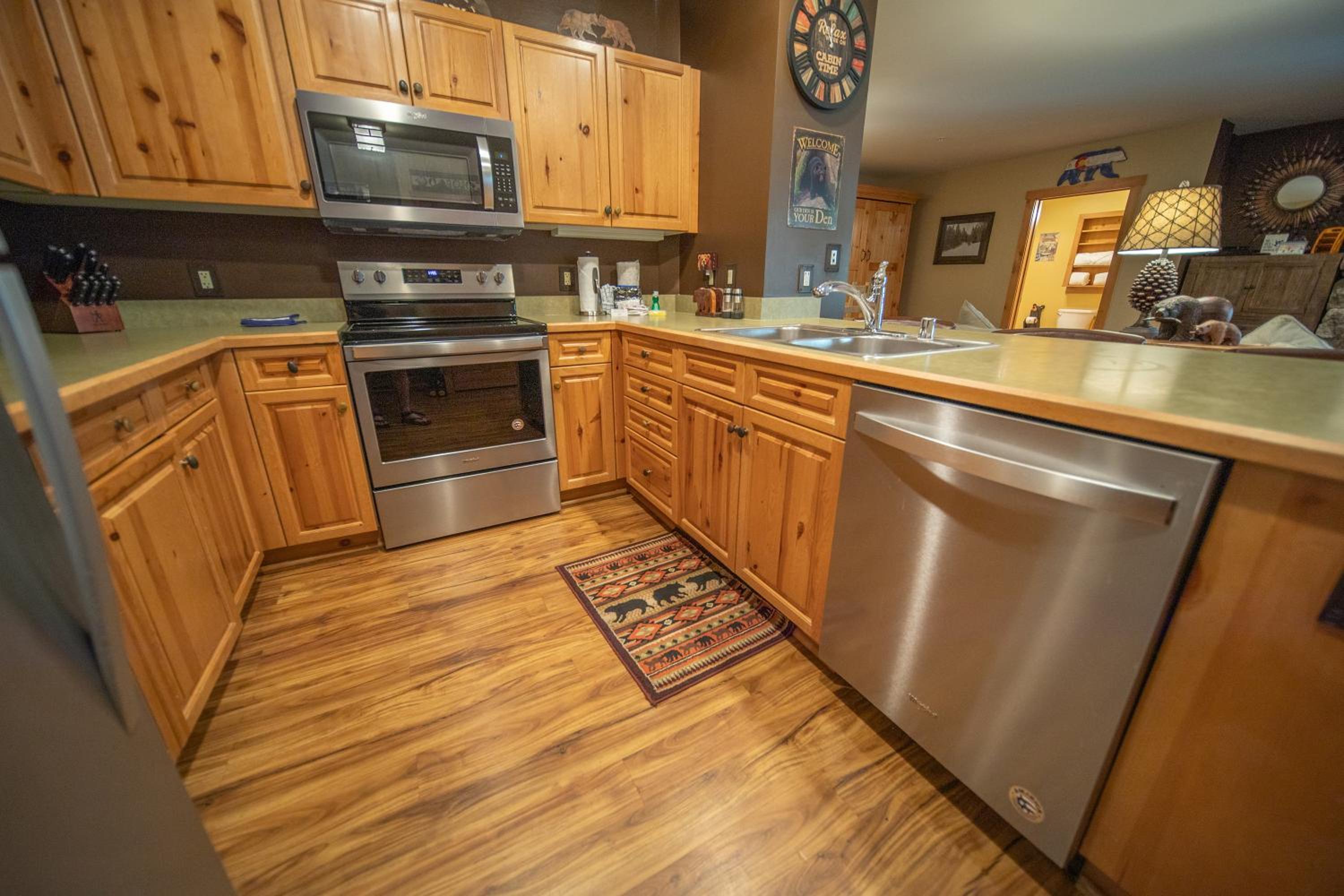 Expedition Station 8590 by SummitCove Lodging