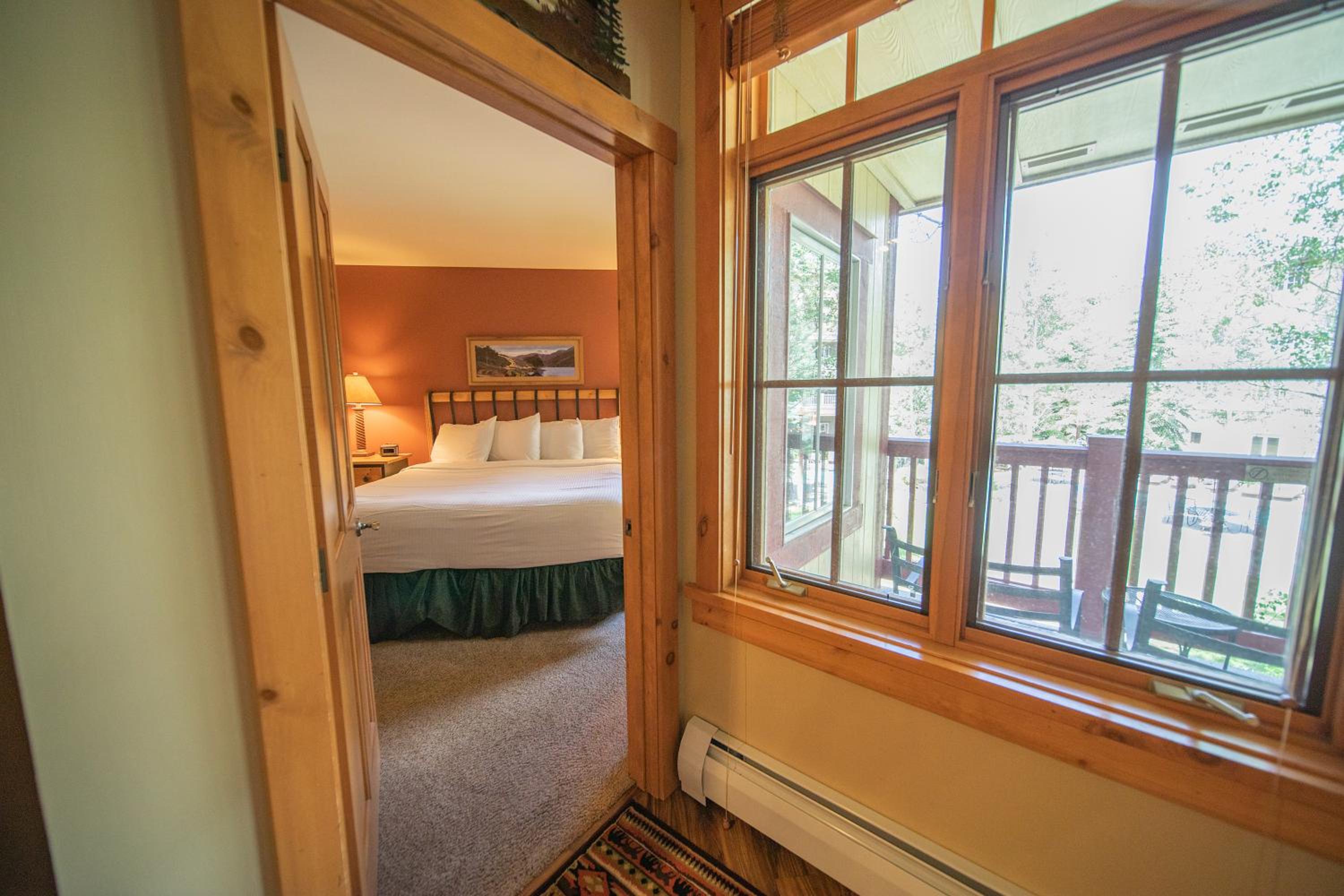 Expedition Station 8590 by SummitCove Lodging