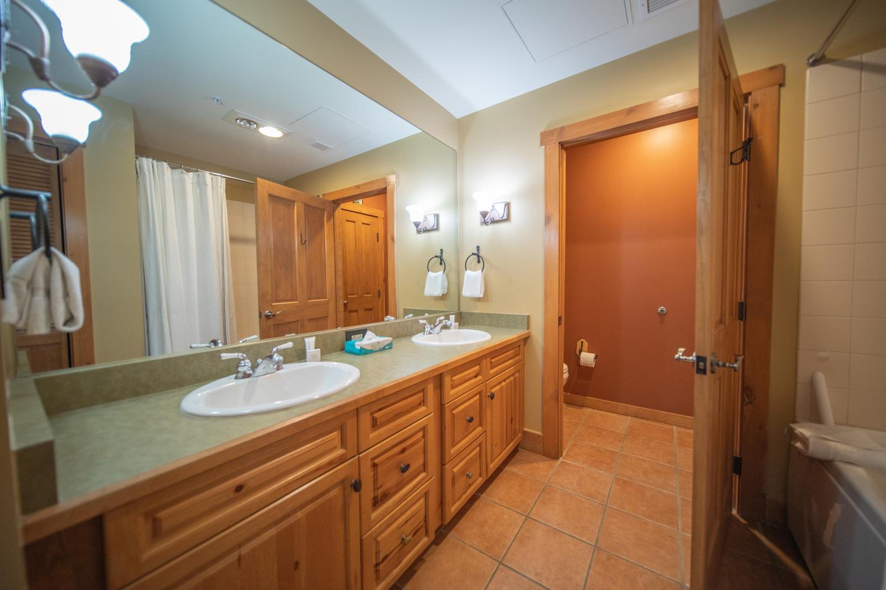 Expedition Station 8590 by SummitCove Lodging