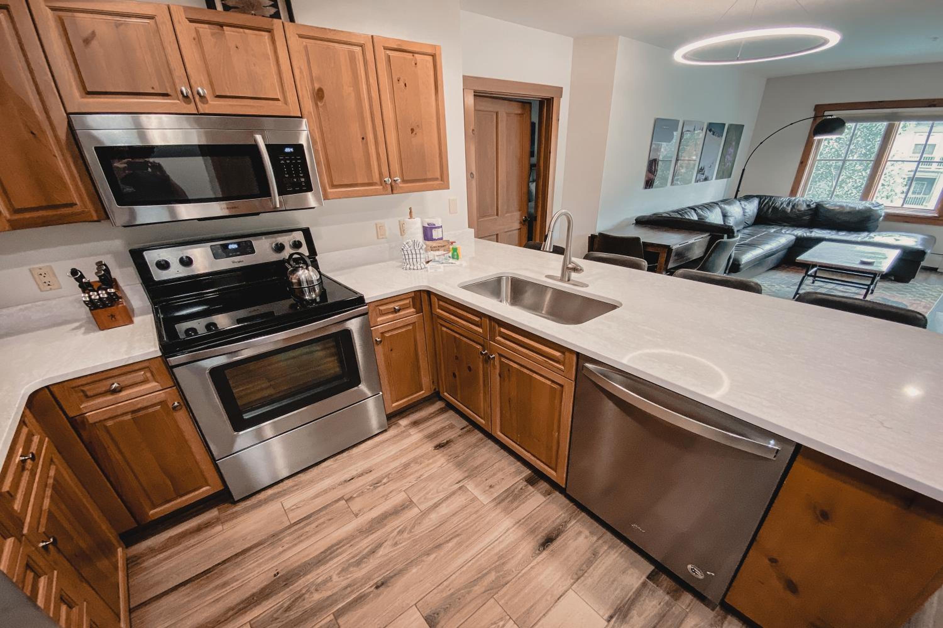 Expedition Station 8607 by SummitCove Lodging