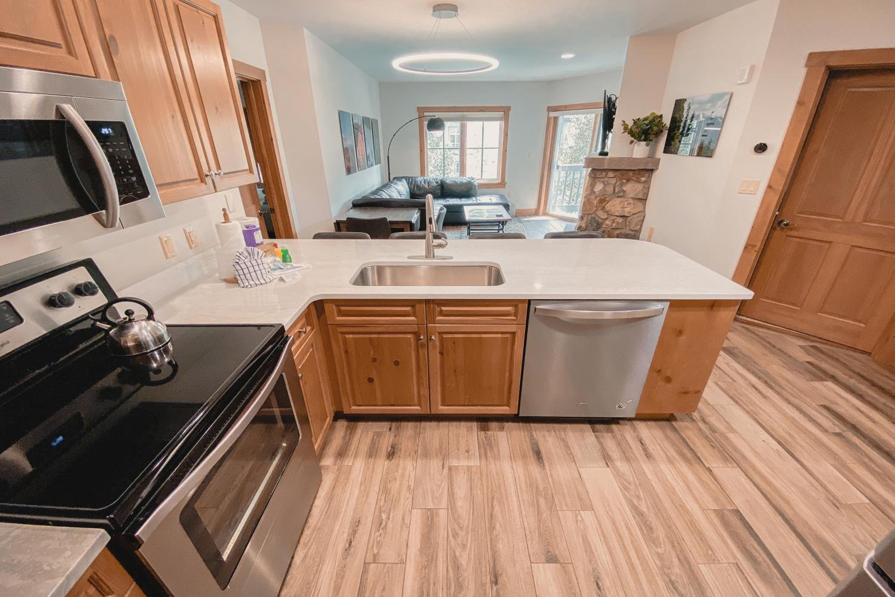 Expedition Station 8607 by SummitCove Lodging