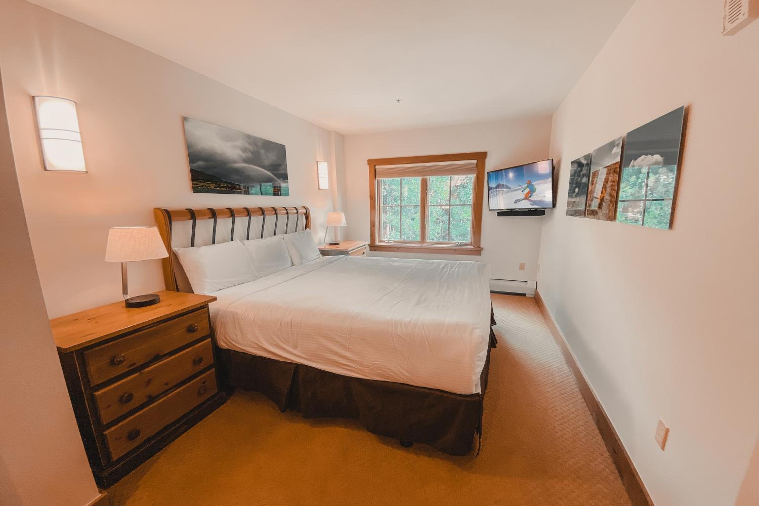 Expedition Station 8607 by SummitCove Lodging