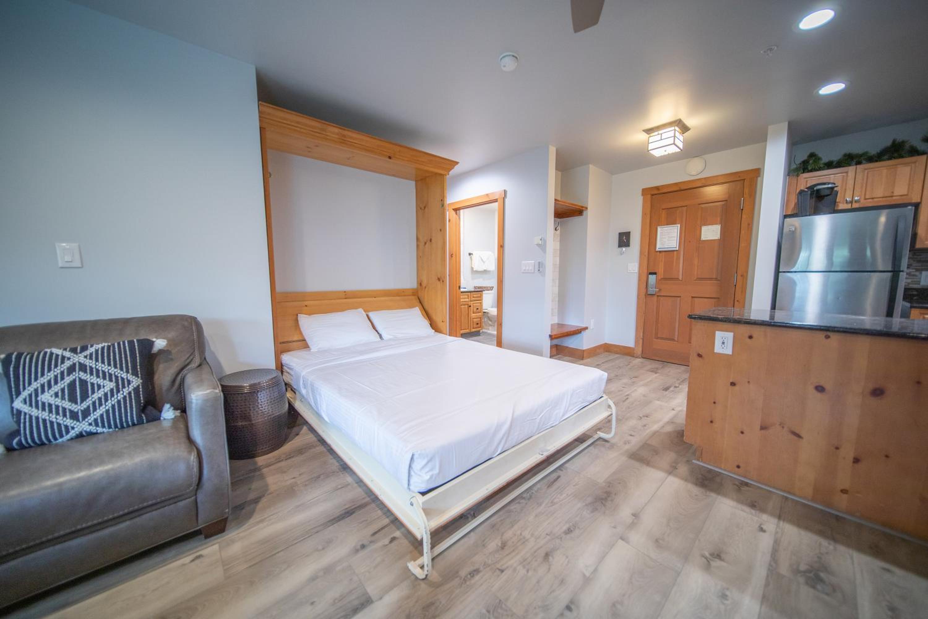 Expedition Station 8614 by SummitCove Lodging