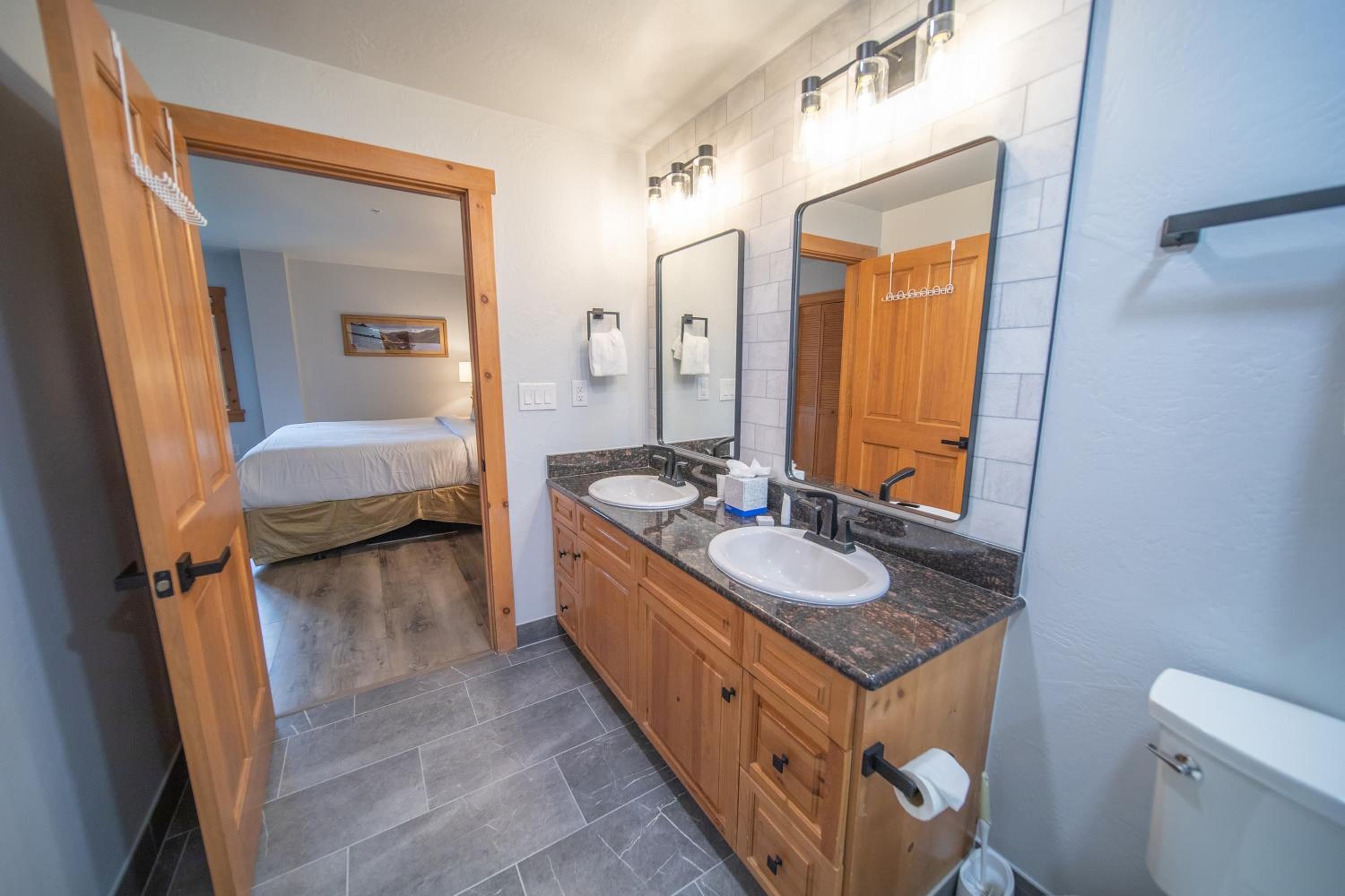 Expedition Station 8614 by SummitCove Lodging