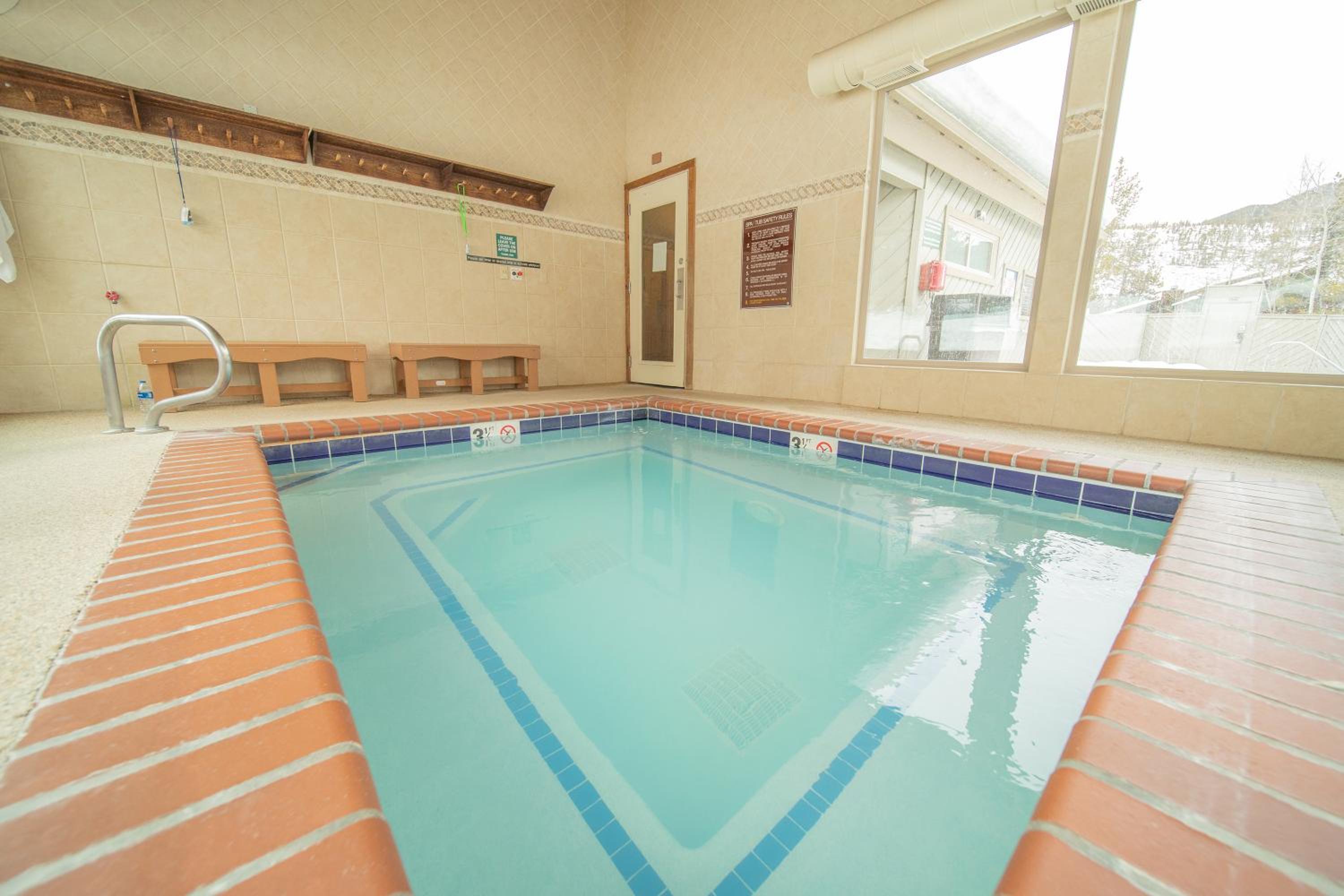 Flying Dutchman 1115 by SummitCove Lodging view 3