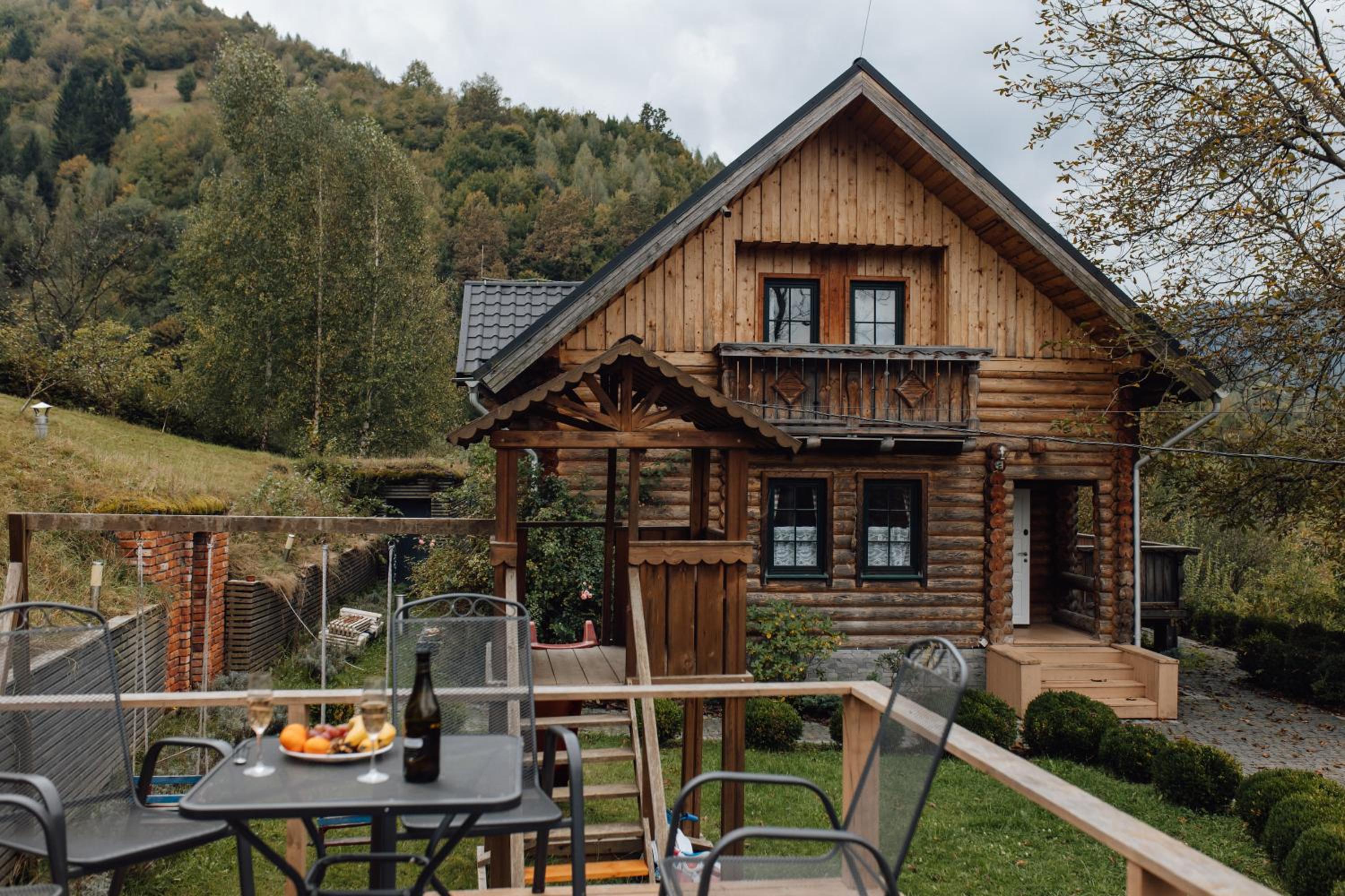 Rakhiv House view 2
