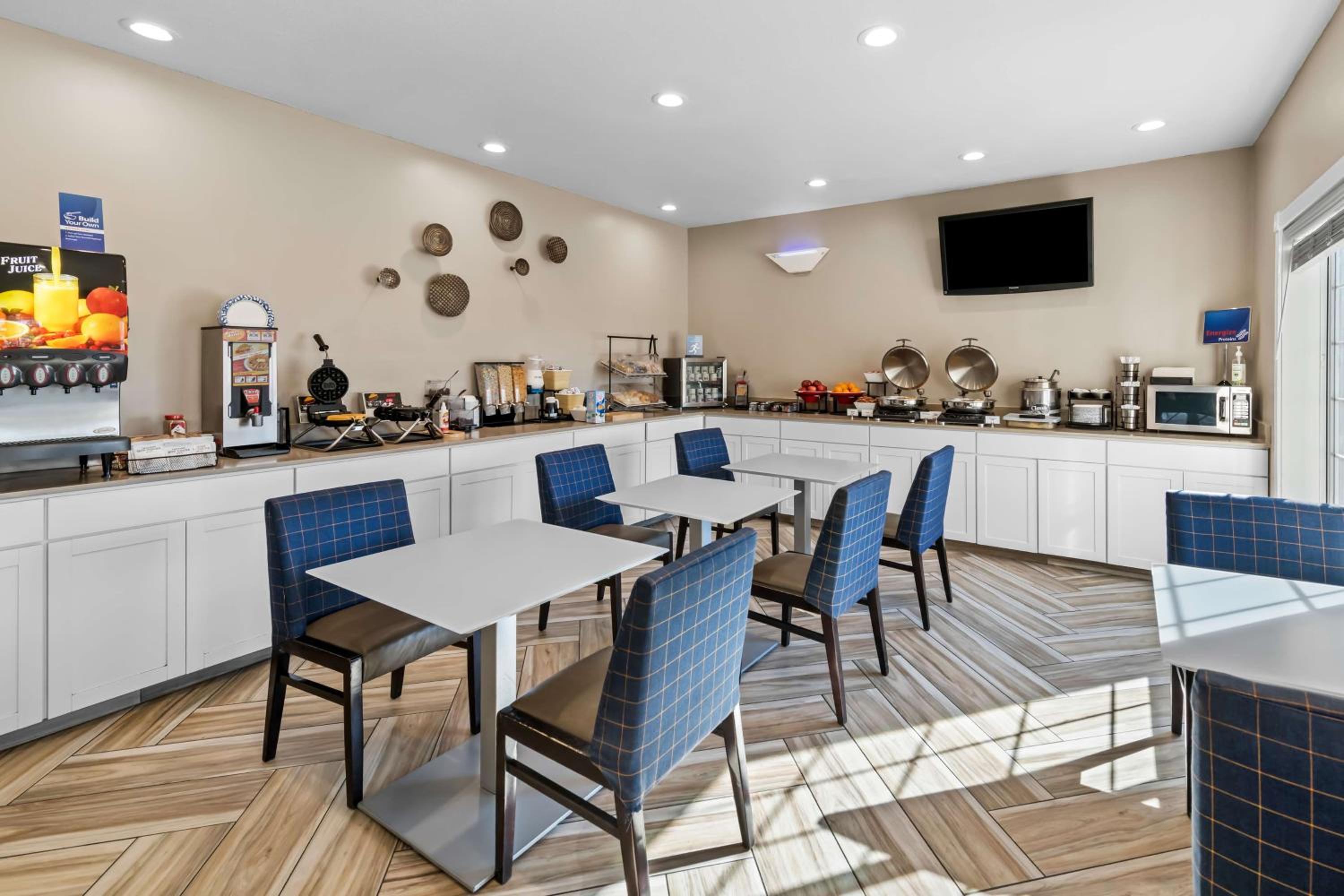 Kansas City Vacations - Best Western Worlds Of Fun - Property Image 25