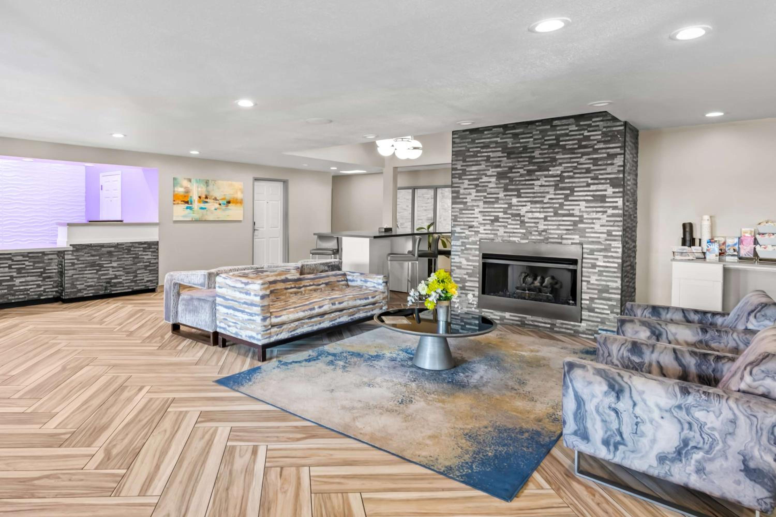 Kansas City Vacations - Best Western Worlds Of Fun - Property Image 31