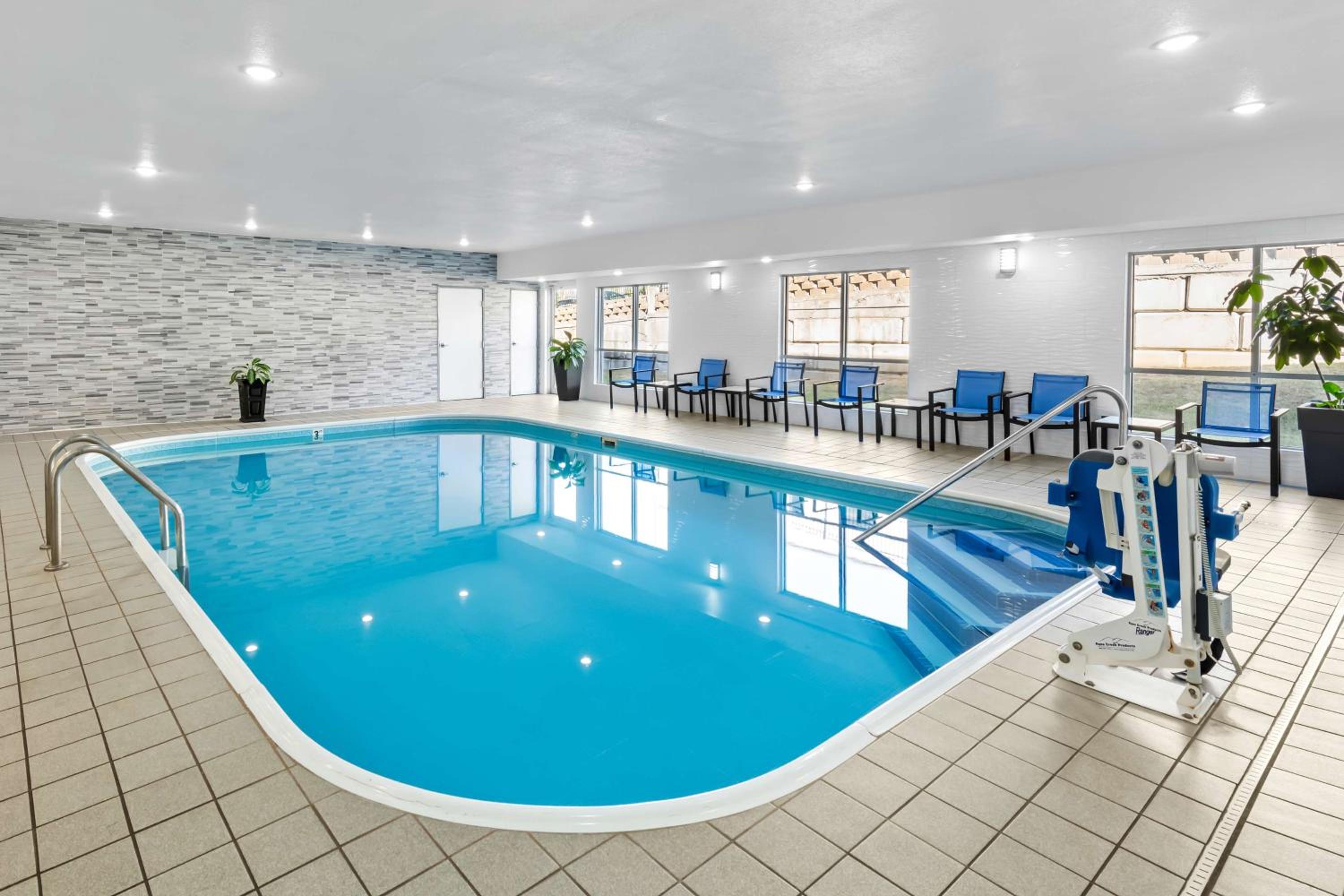 Kansas City Vacations - Best Western Worlds Of Fun - Property Image 26