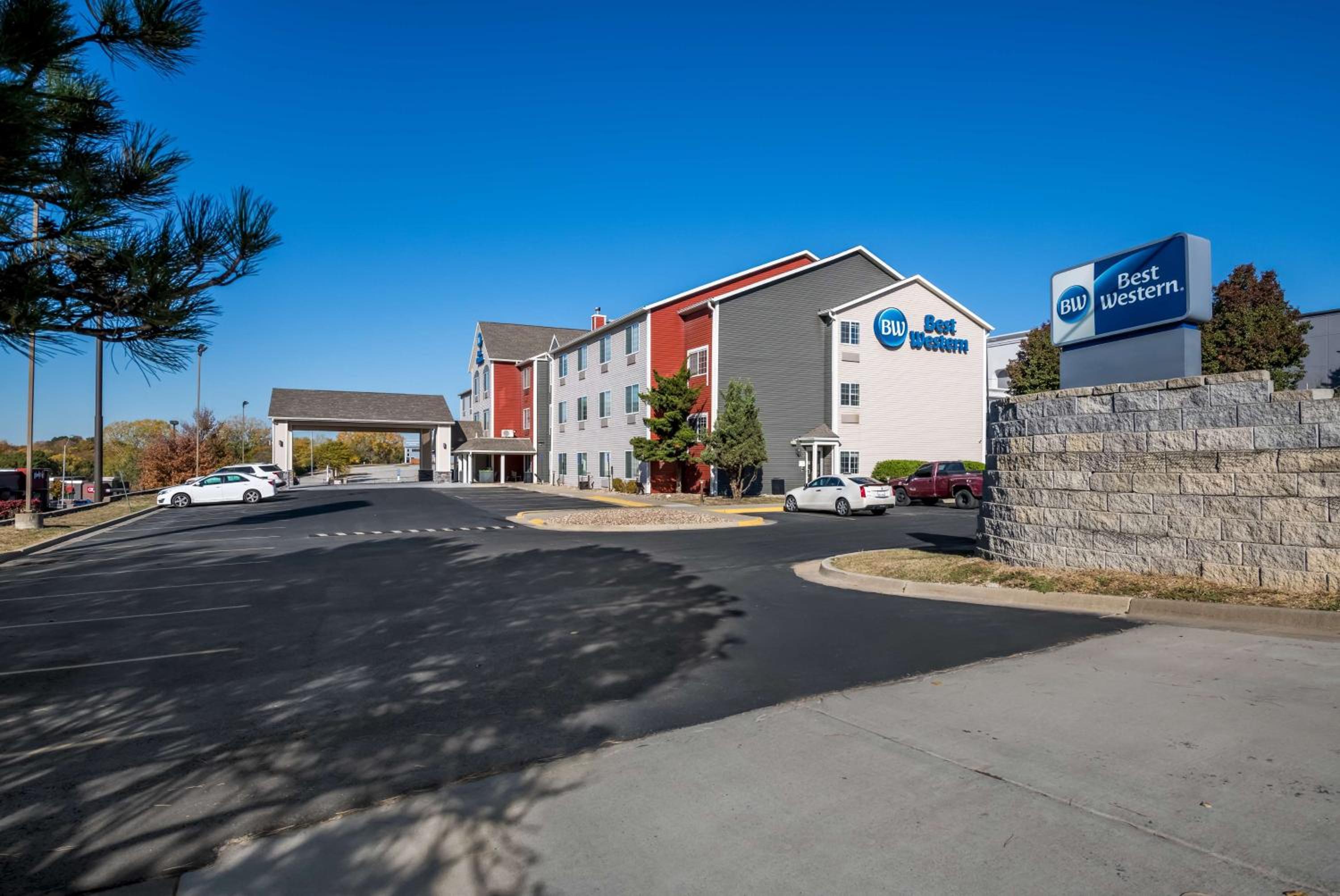 Kansas City Vacations - Best Western Worlds Of Fun - Property Image 29