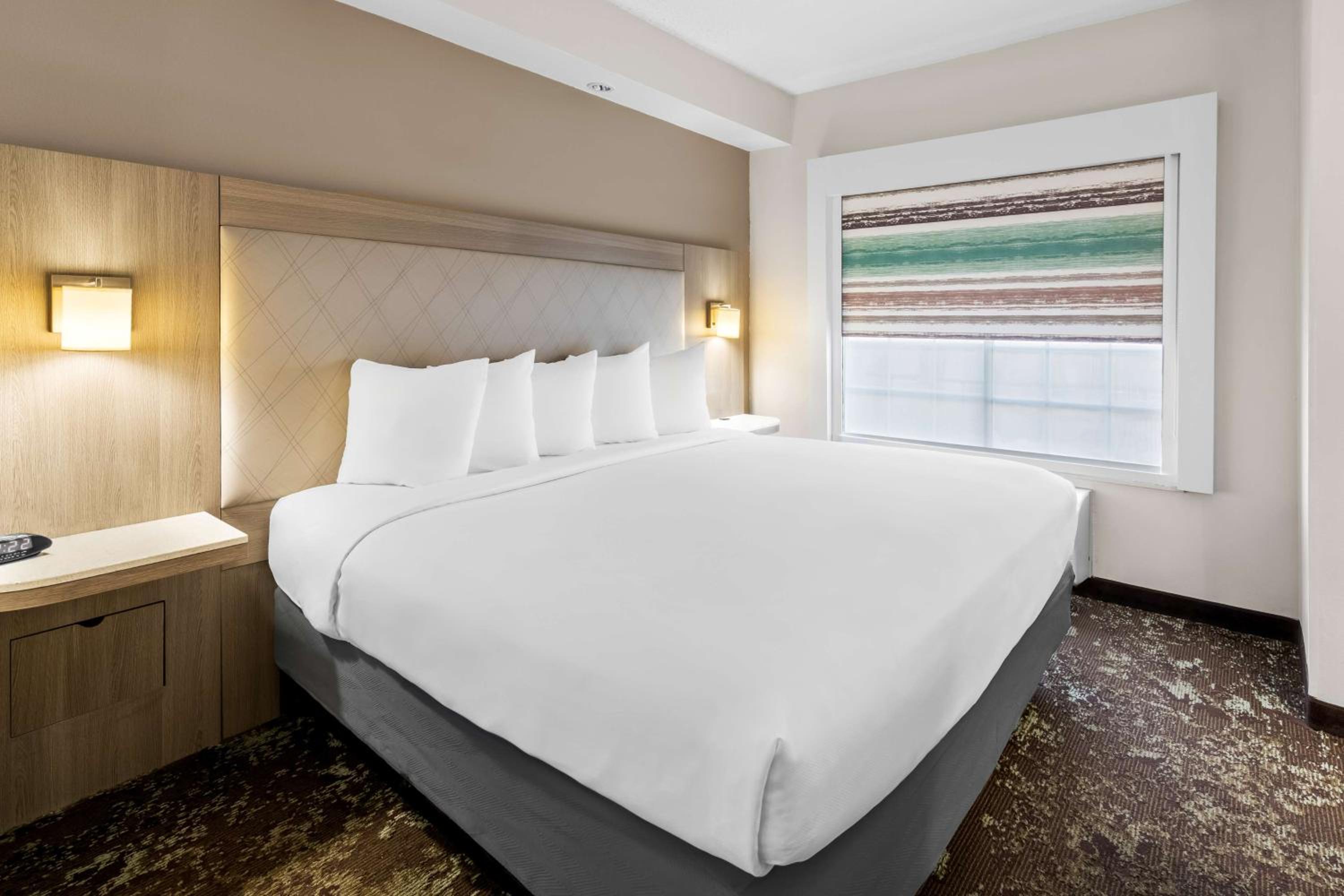 Kansas City Vacations - Best Western Worlds Of Fun - Property Image 42