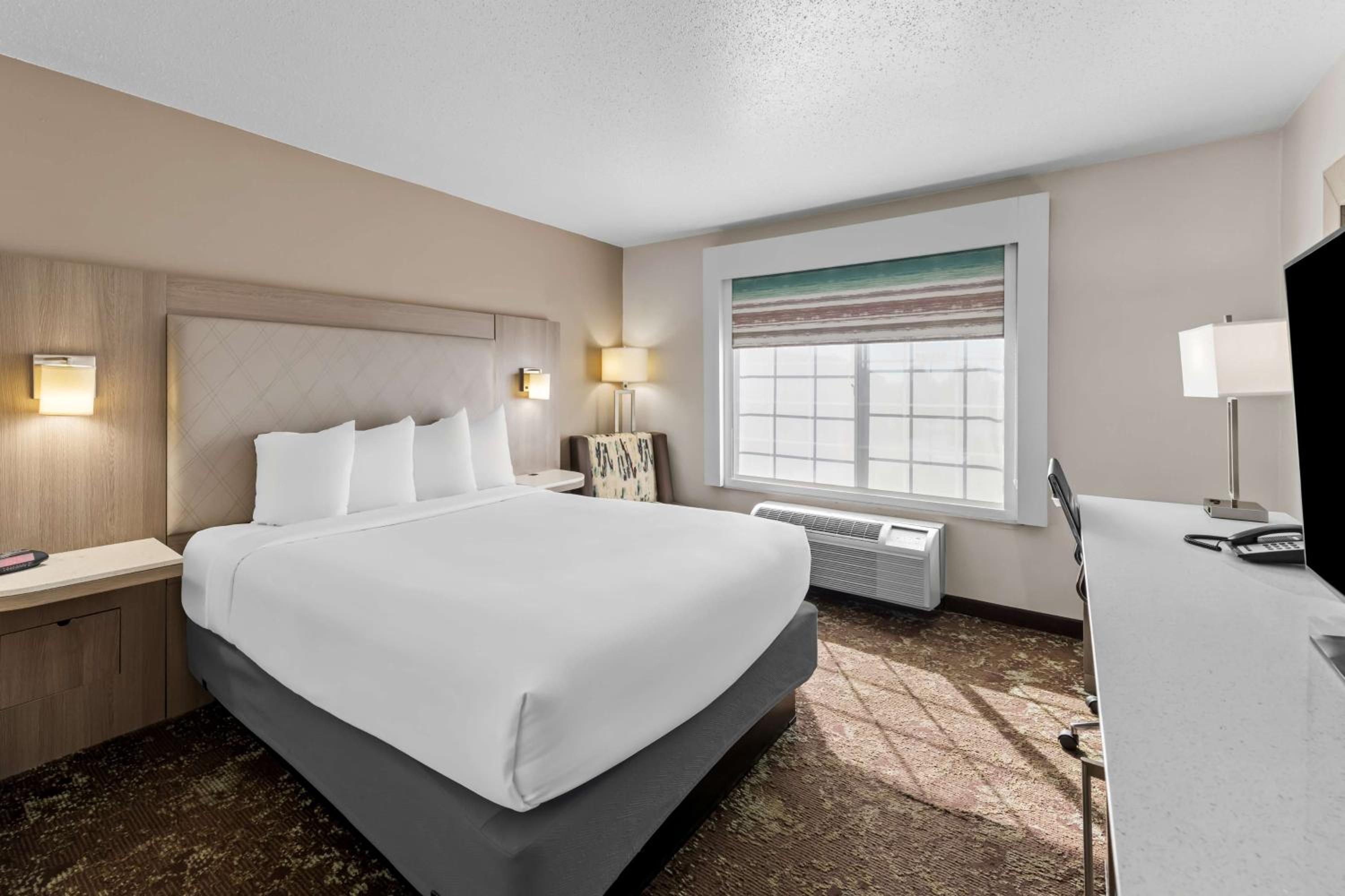 Kansas City Vacations - Best Western Worlds Of Fun - Property Image 17