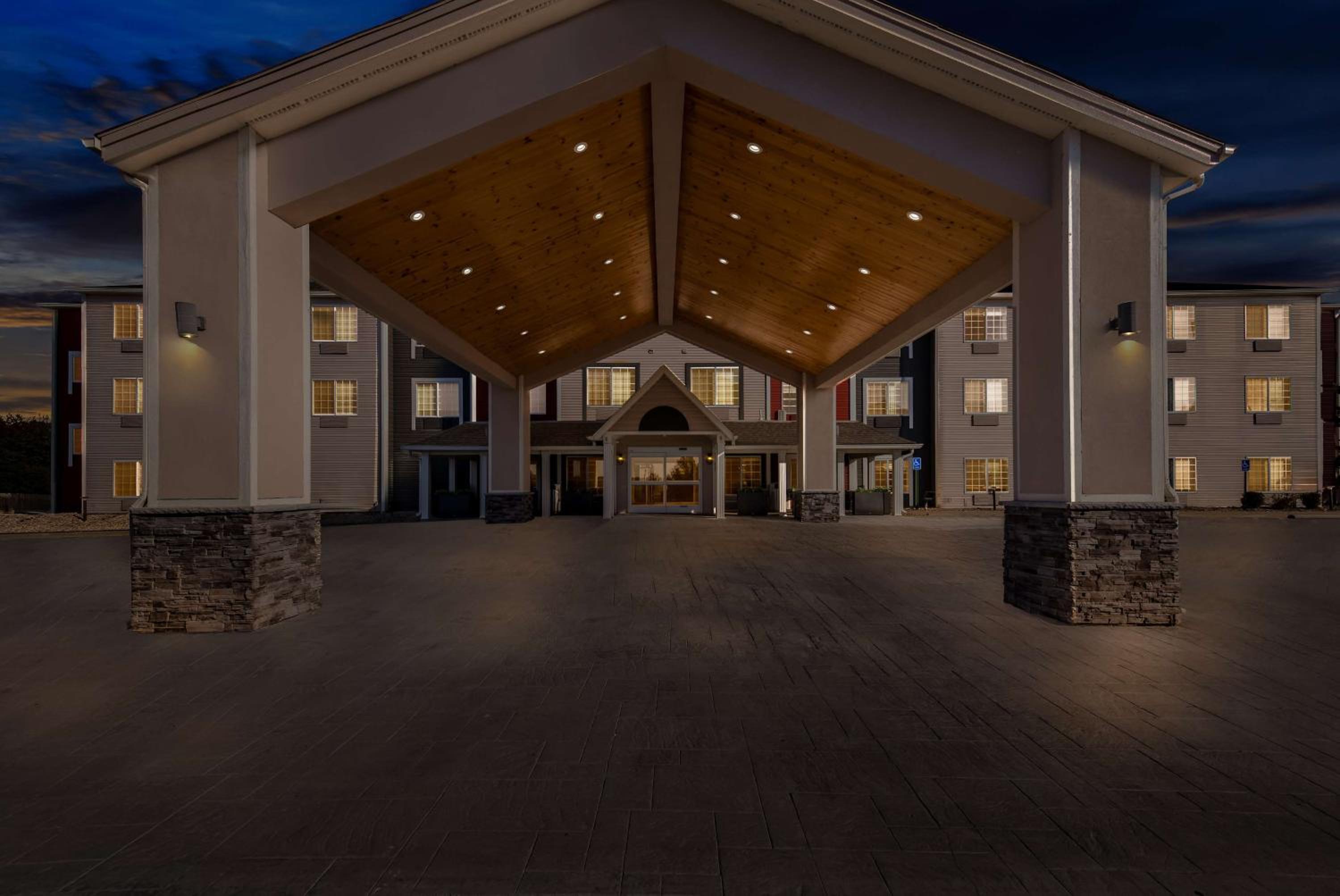 Kansas City Vacations - Best Western Worlds Of Fun - Property Image 34