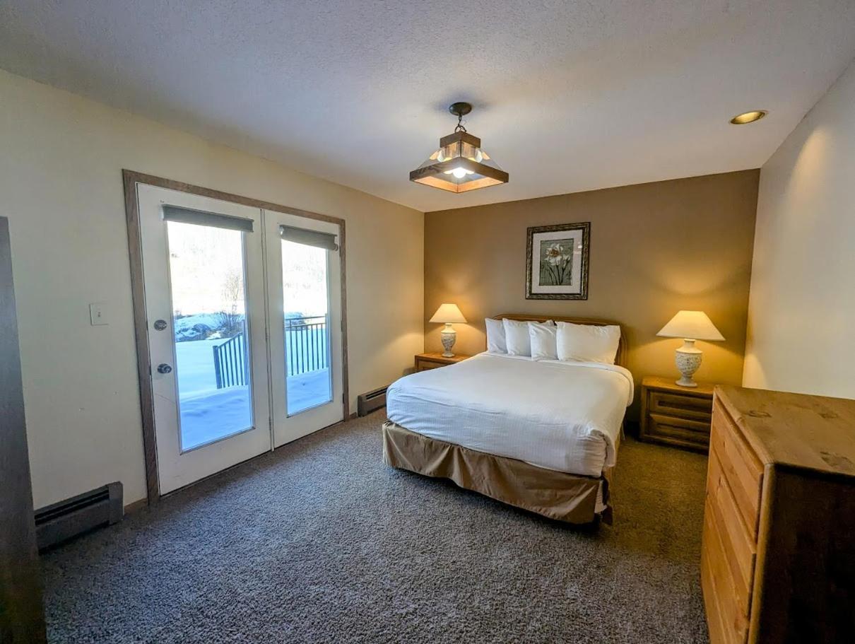 Enclave 5 by SummitCove Lodging view 2
