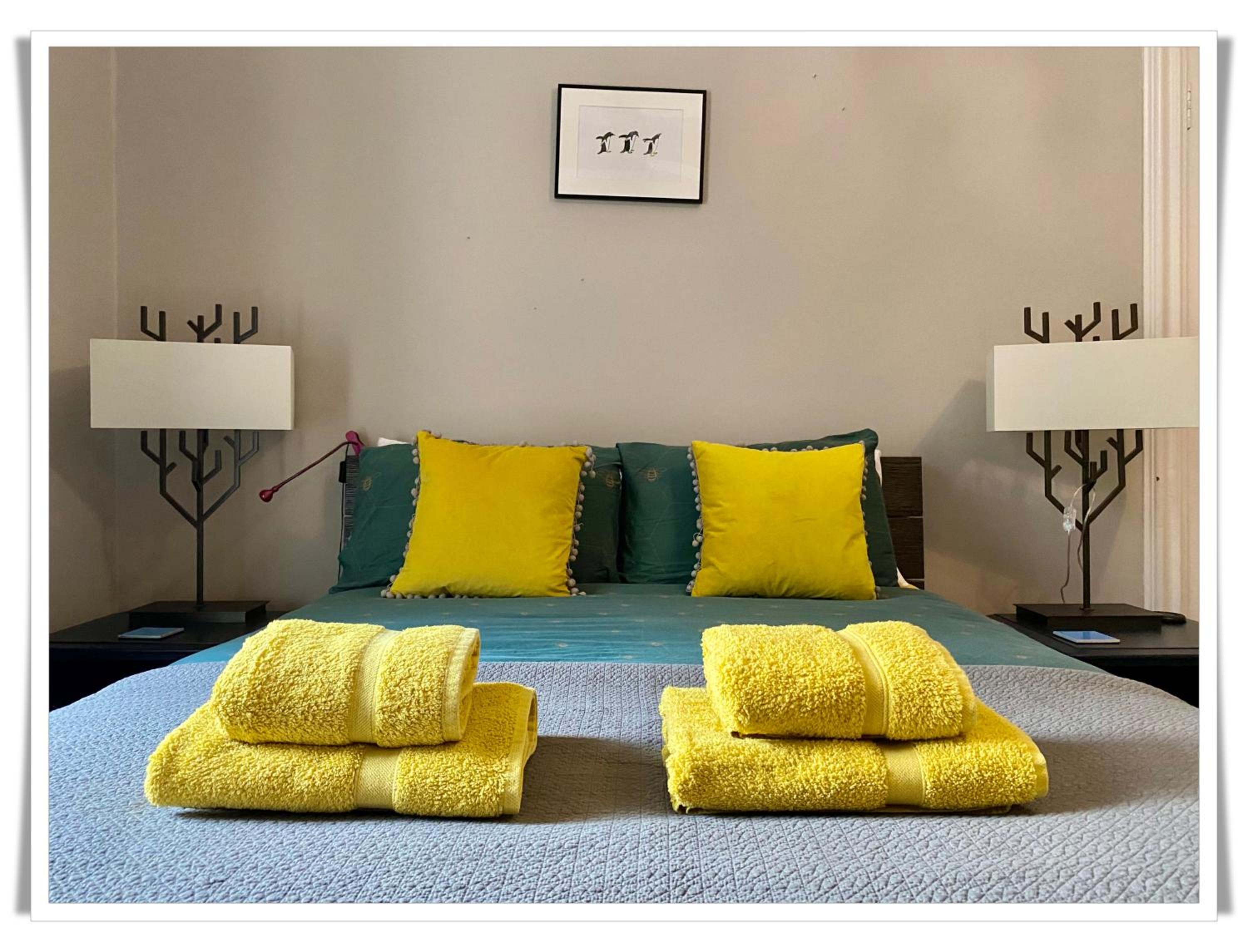 Beautifully Decorated 2Bed Apt- Gem in City Center photo 2