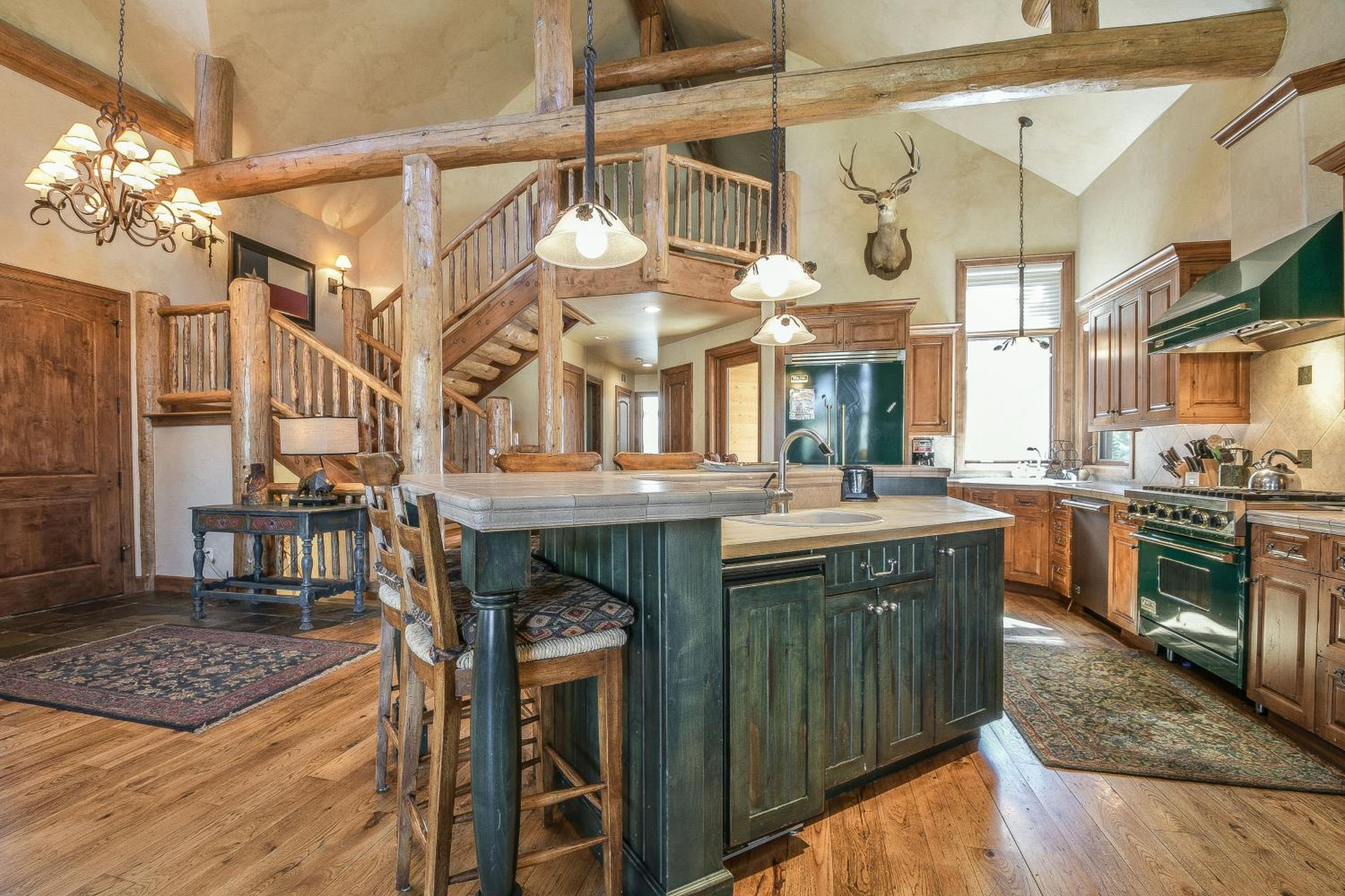 Goldenrod Home 7 by SummitCove Lodging