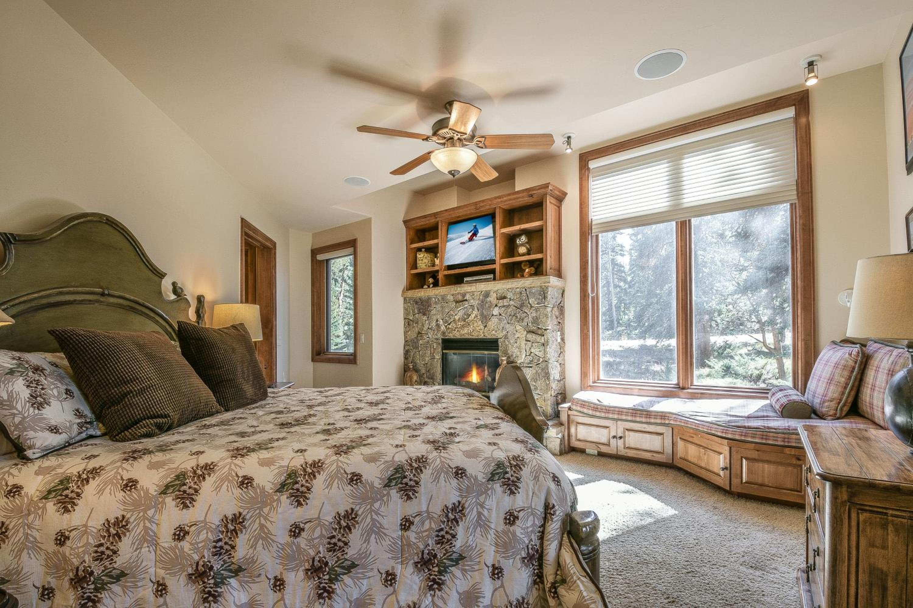Goldenrod Home 7 by SummitCove Lodging