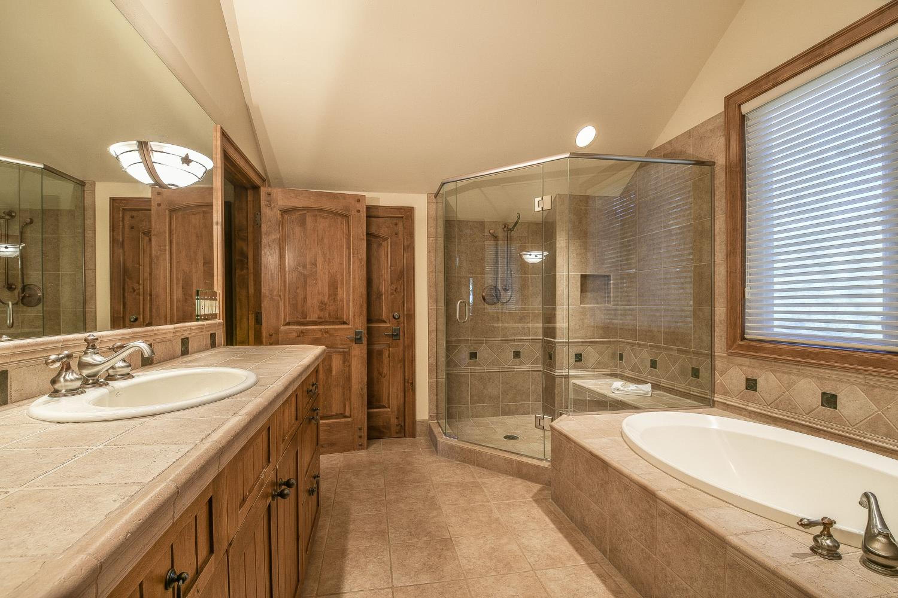 Goldenrod Home 7 by SummitCove Lodging