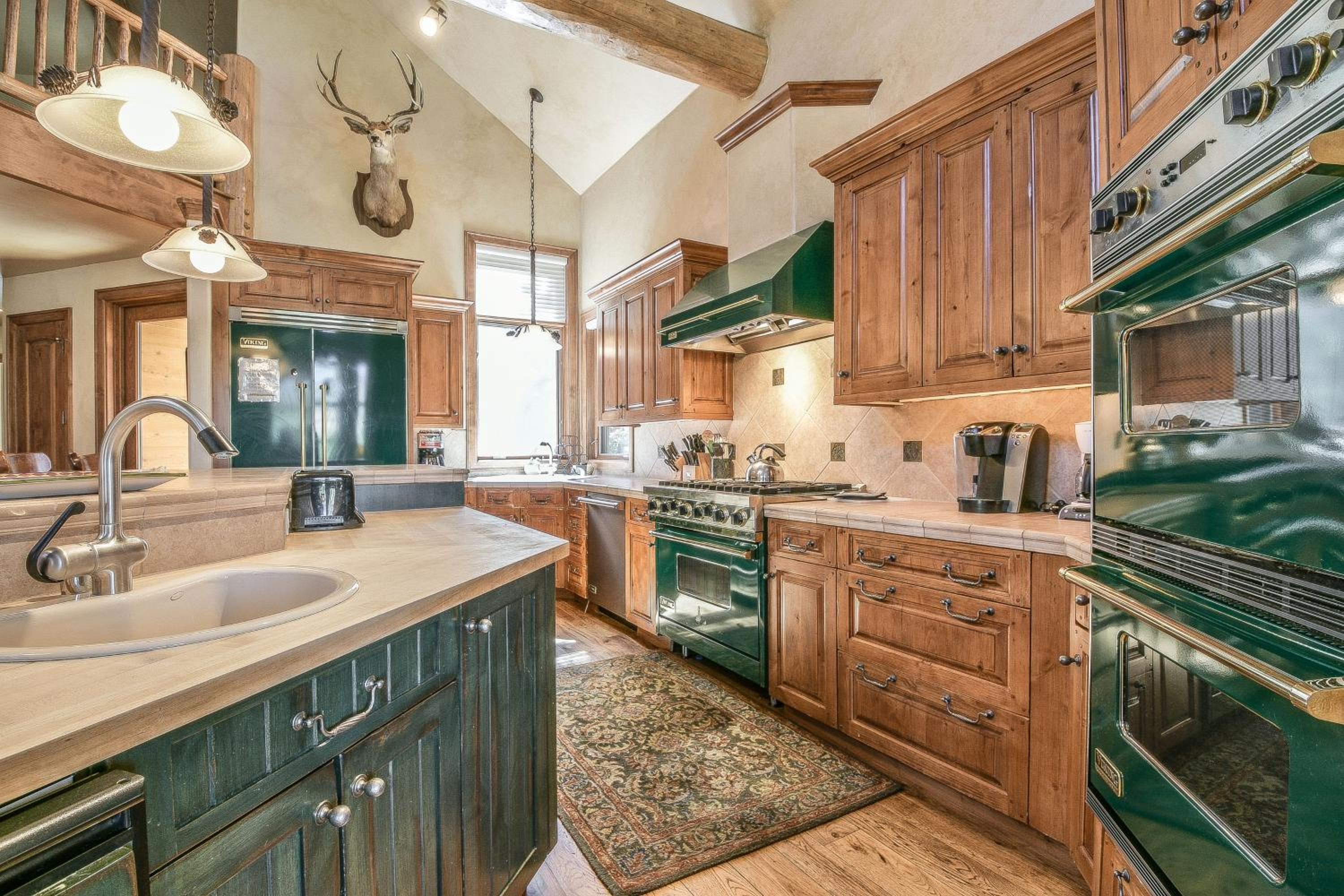 Goldenrod Home 7 by SummitCove Lodging