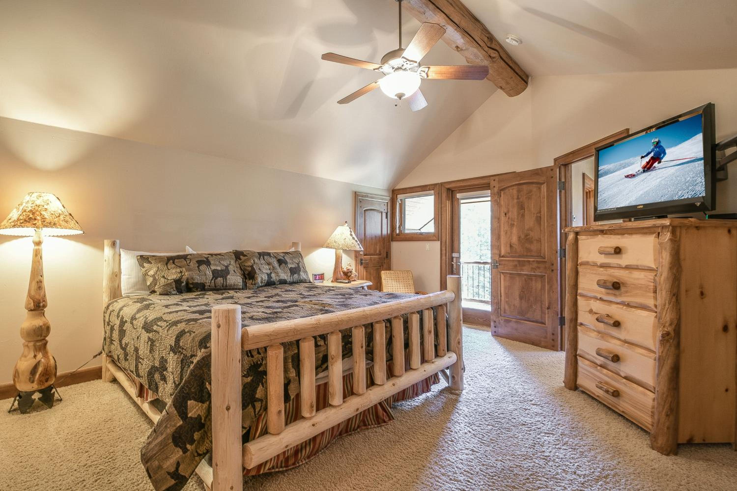 Goldenrod Home 7 by SummitCove Lodging