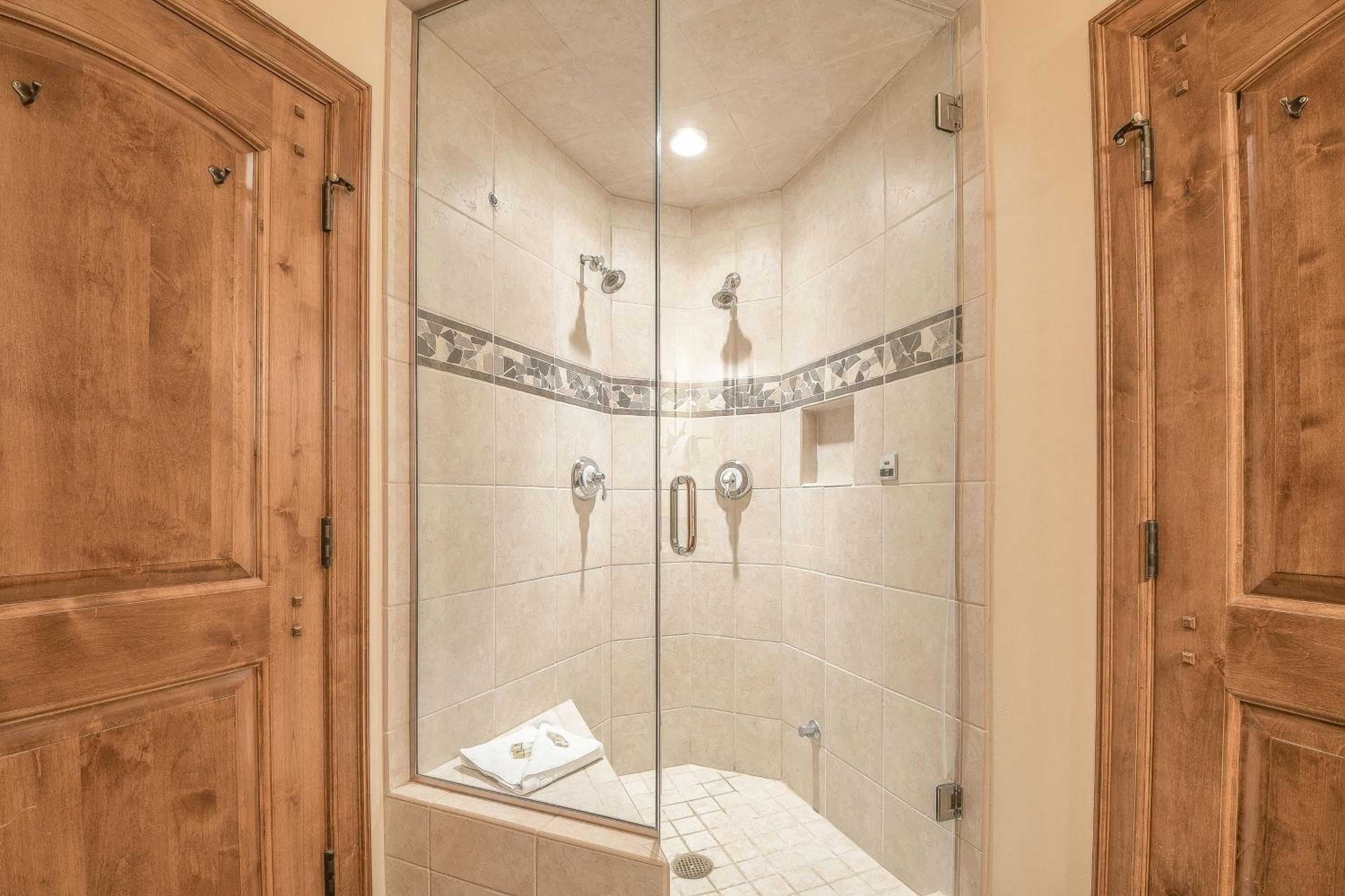 Goldenrod Home 7 by SummitCove Lodging