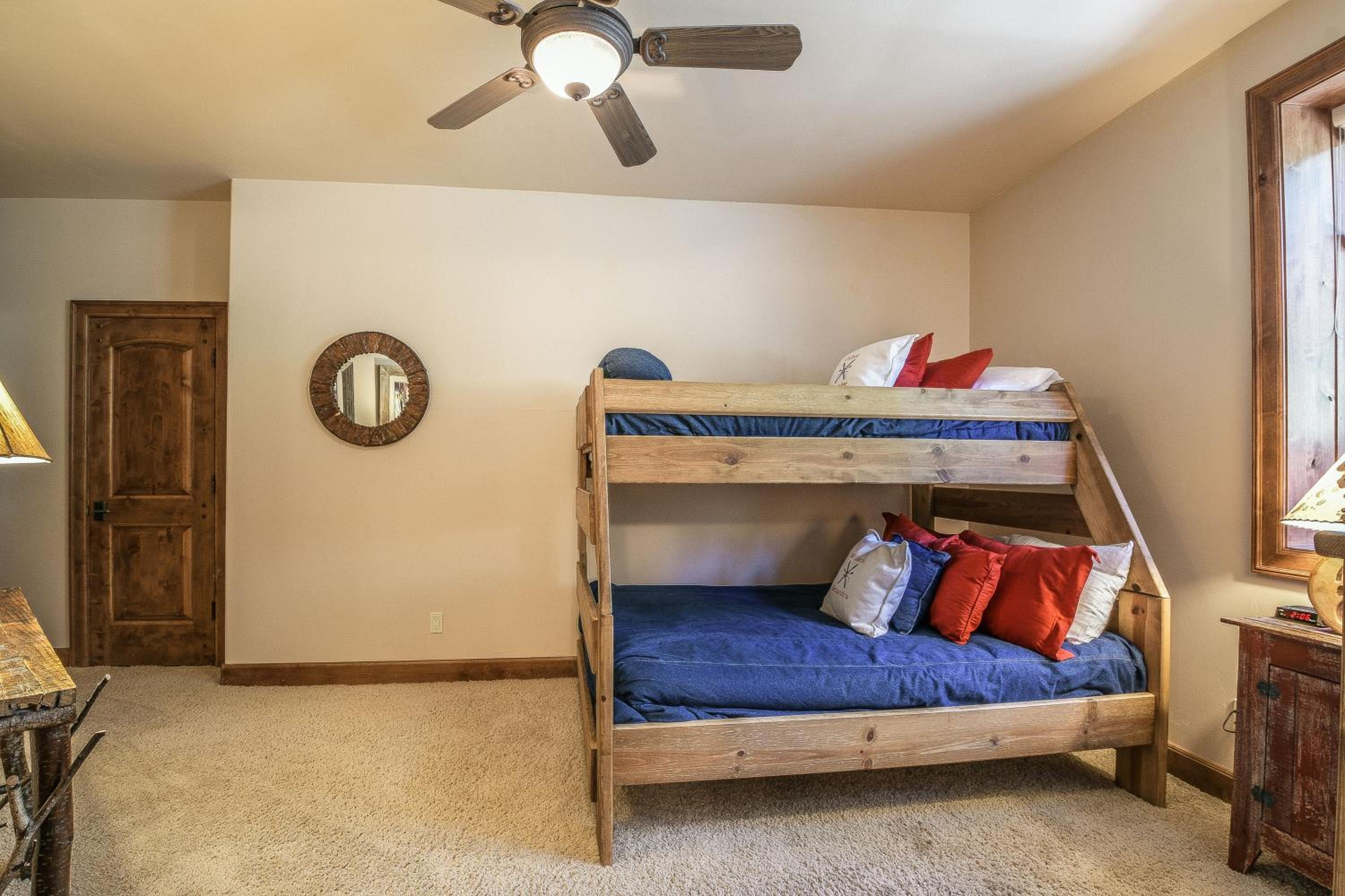 Goldenrod Home 7 by SummitCove Lodging