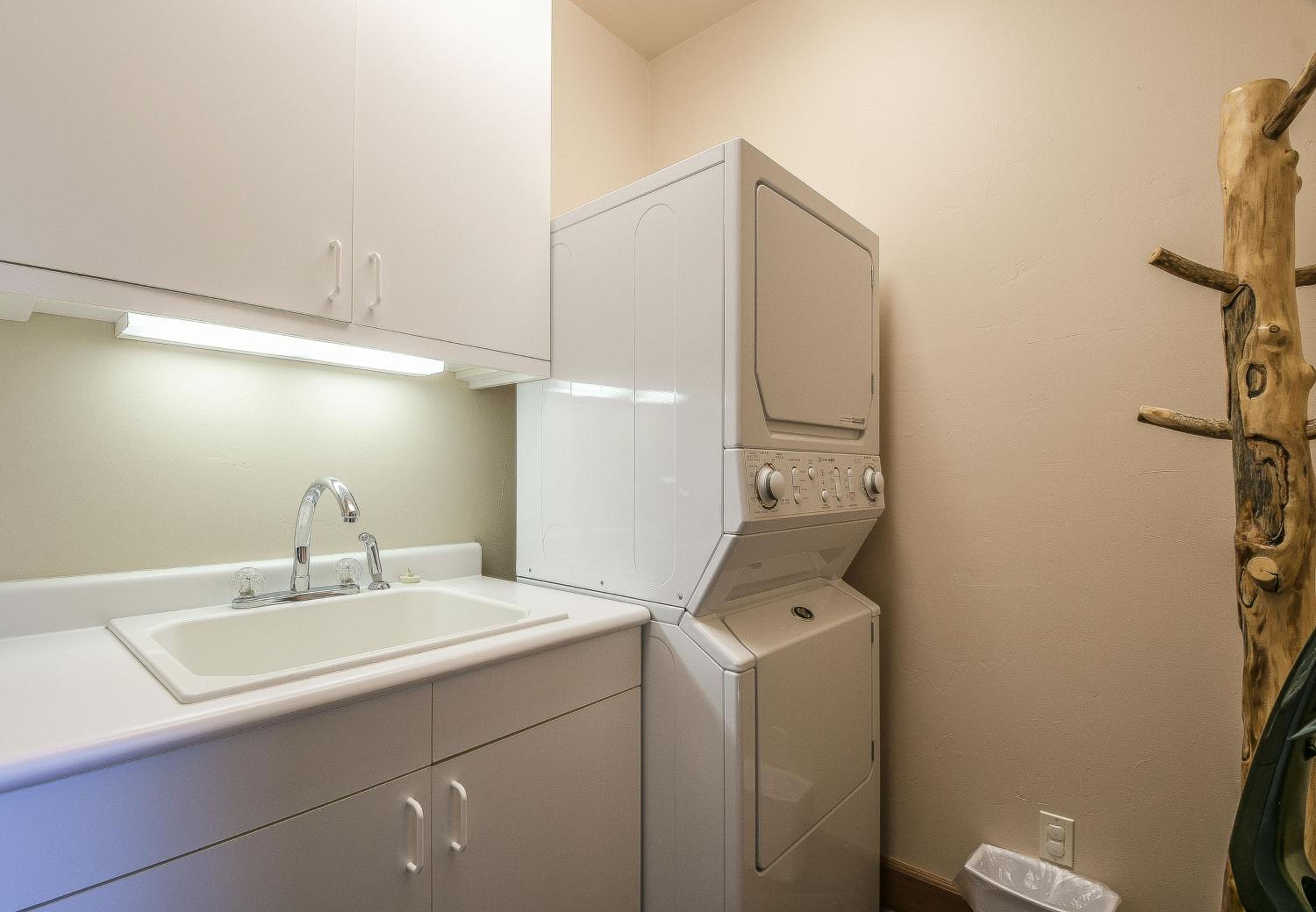 Goldenrod Home 7 by SummitCove Lodging