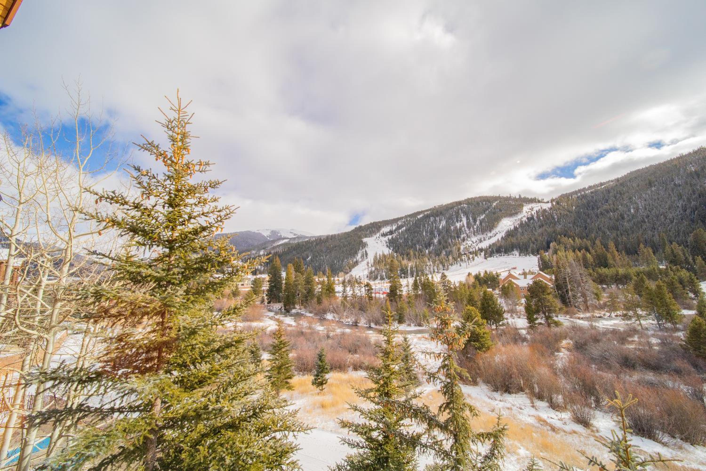 Hidden River Lodge 5977 by SummitCove Lodging
